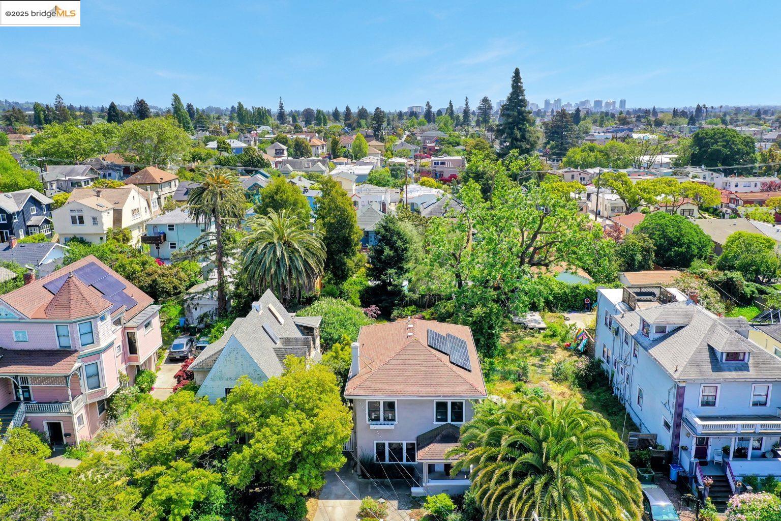 Detail Gallery Image 46 of 51 For 2134 Ward St, Berkeley,  CA 94705 - 4 Beds | 2 Baths