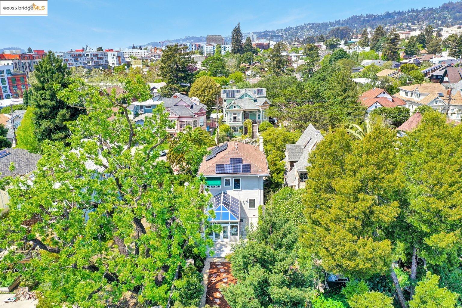 Detail Gallery Image 49 of 51 For 2134 Ward St, Berkeley,  CA 94705 - 4 Beds | 2 Baths