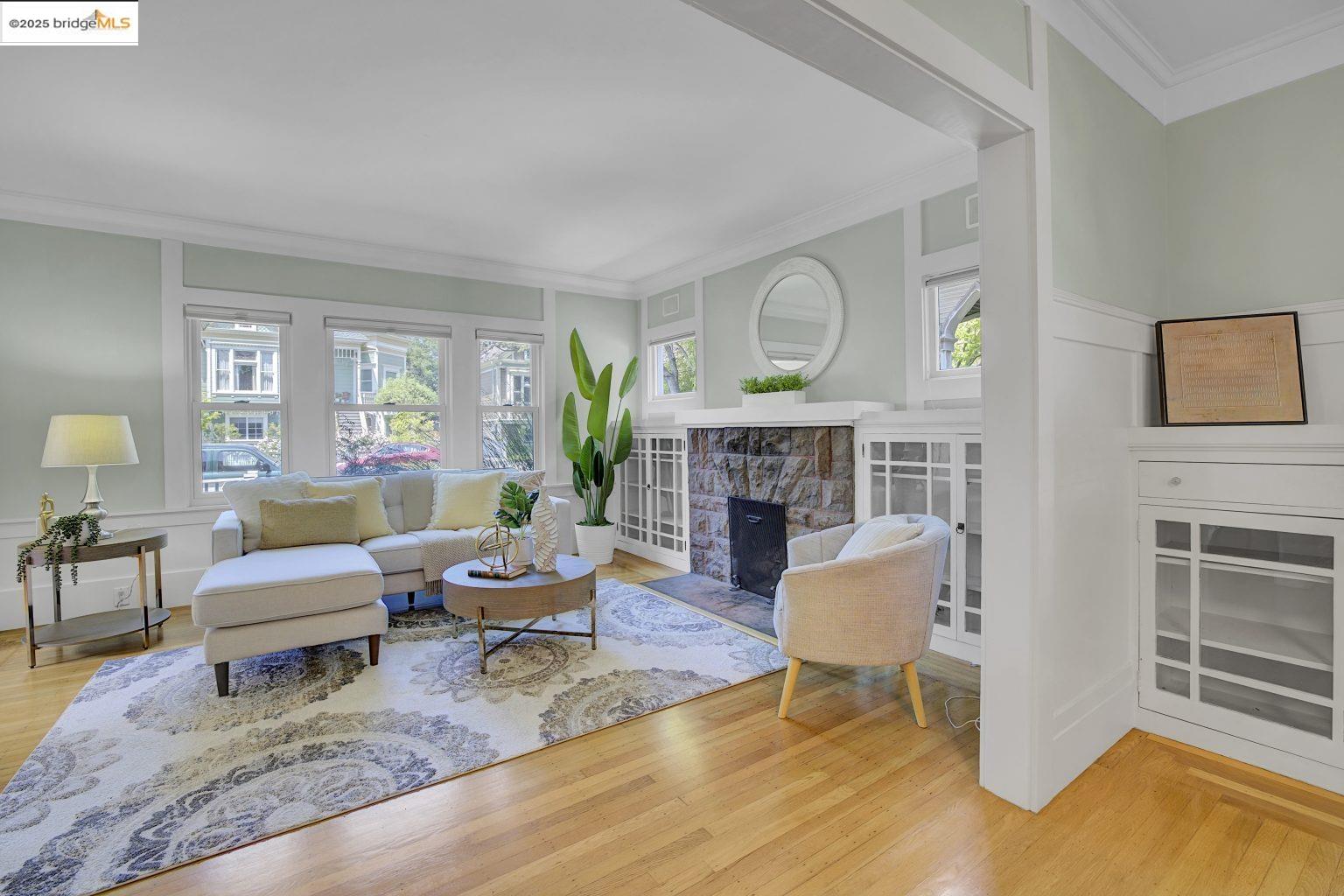 Detail Gallery Image 8 of 51 For 2134 Ward St, Berkeley,  CA 94705 - 4 Beds | 2 Baths