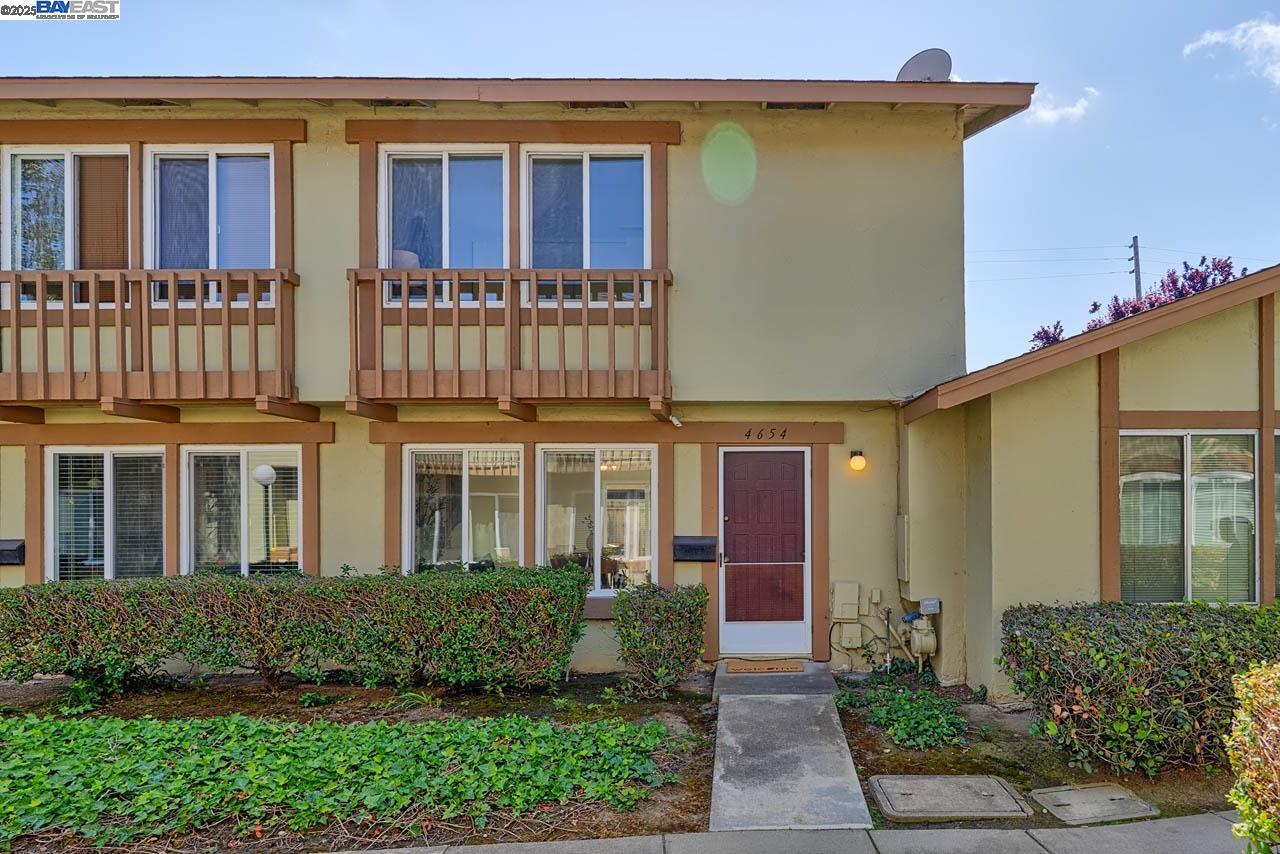 Detail Gallery Image 3 of 32 For 4654 Balboa Way, Fremont,  CA 94536 - 2 Beds | 1/1 Baths