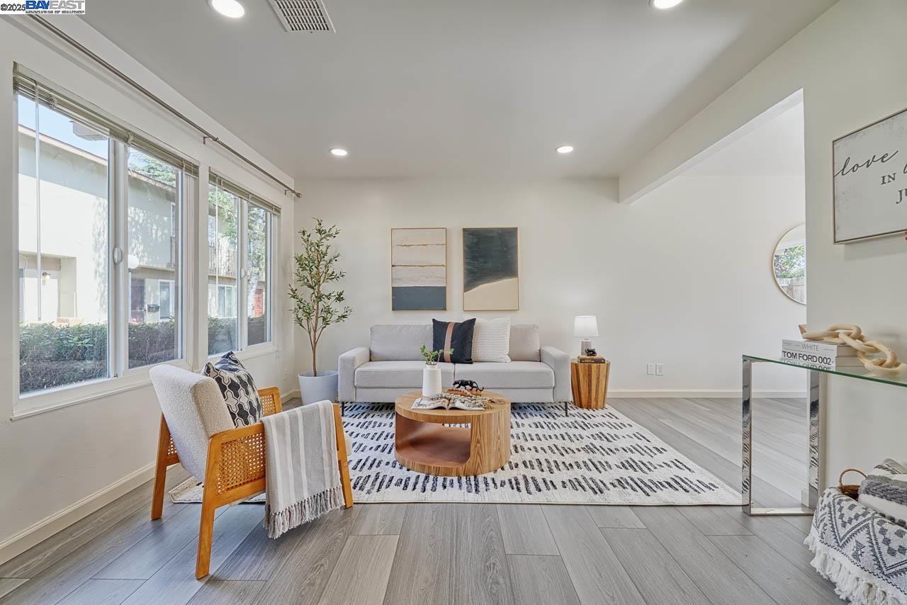 Detail Gallery Image 8 of 32 For 4654 Balboa Way, Fremont,  CA 94536 - 2 Beds | 1/1 Baths