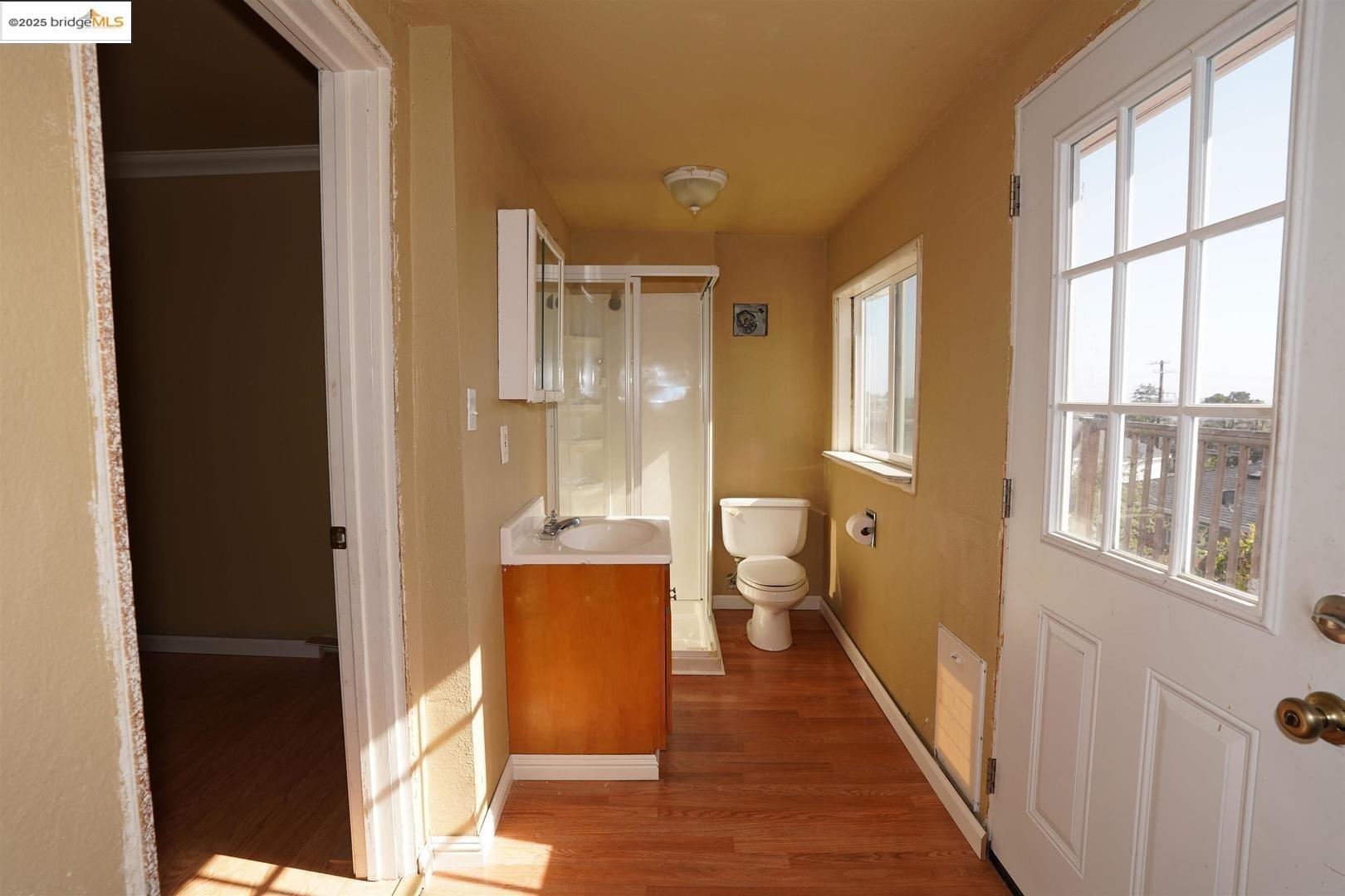 Detail Gallery Image 13 of 29 For 6084 Monterey Ave, Richmond,  CA 94805 - 5 Beds | 2/1 Baths