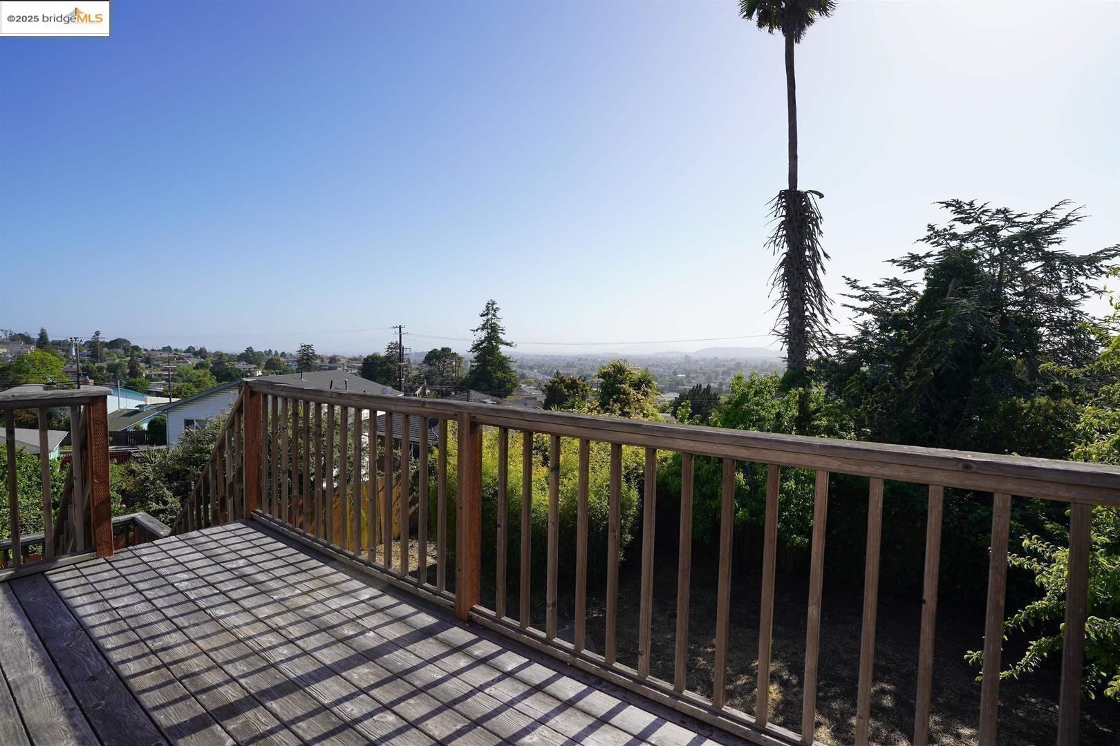 Detail Gallery Image 15 of 29 For 6084 Monterey Ave, Richmond,  CA 94805 - 5 Beds | 2/1 Baths