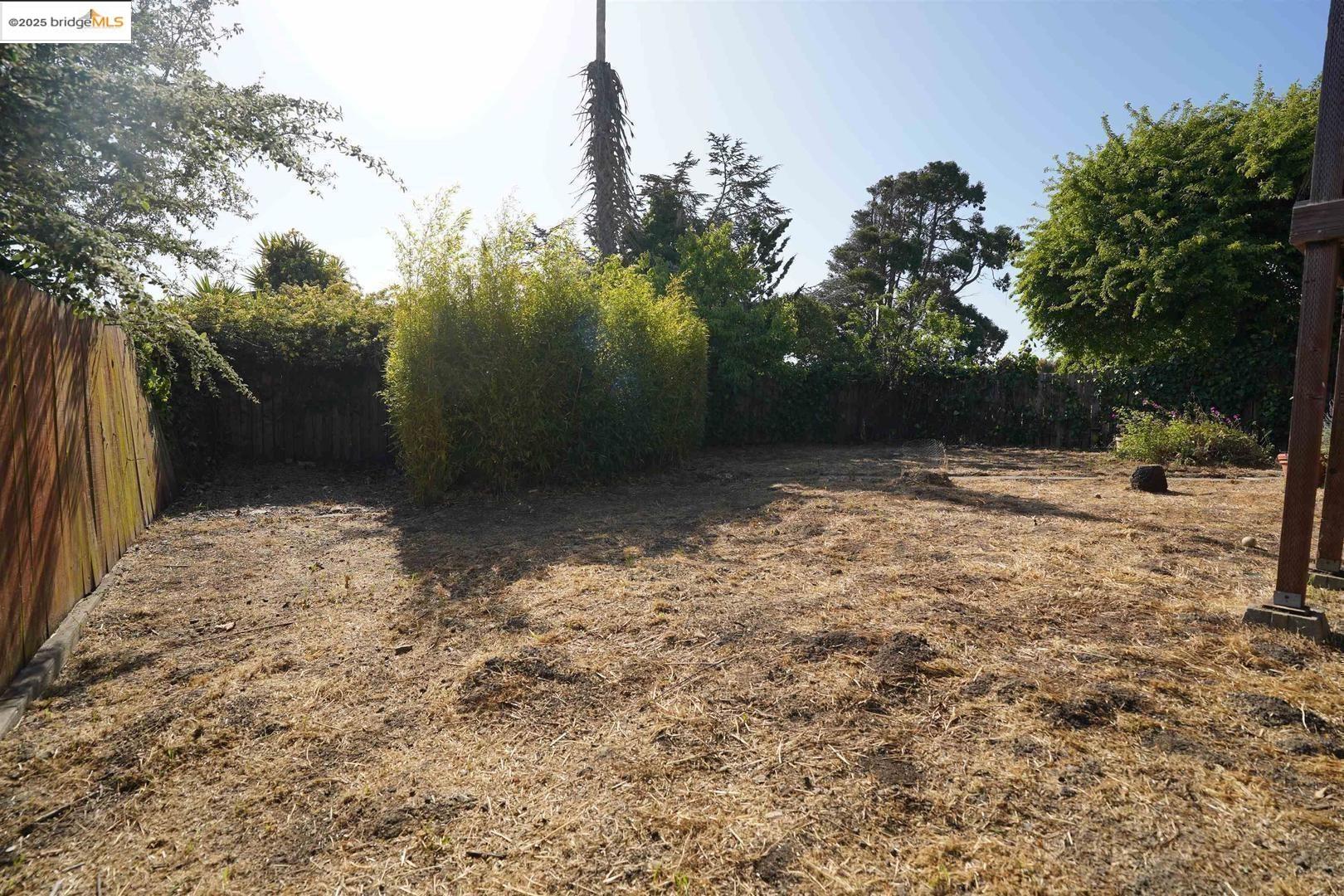 Detail Gallery Image 21 of 29 For 6084 Monterey Ave, Richmond,  CA 94805 - 5 Beds | 2/1 Baths