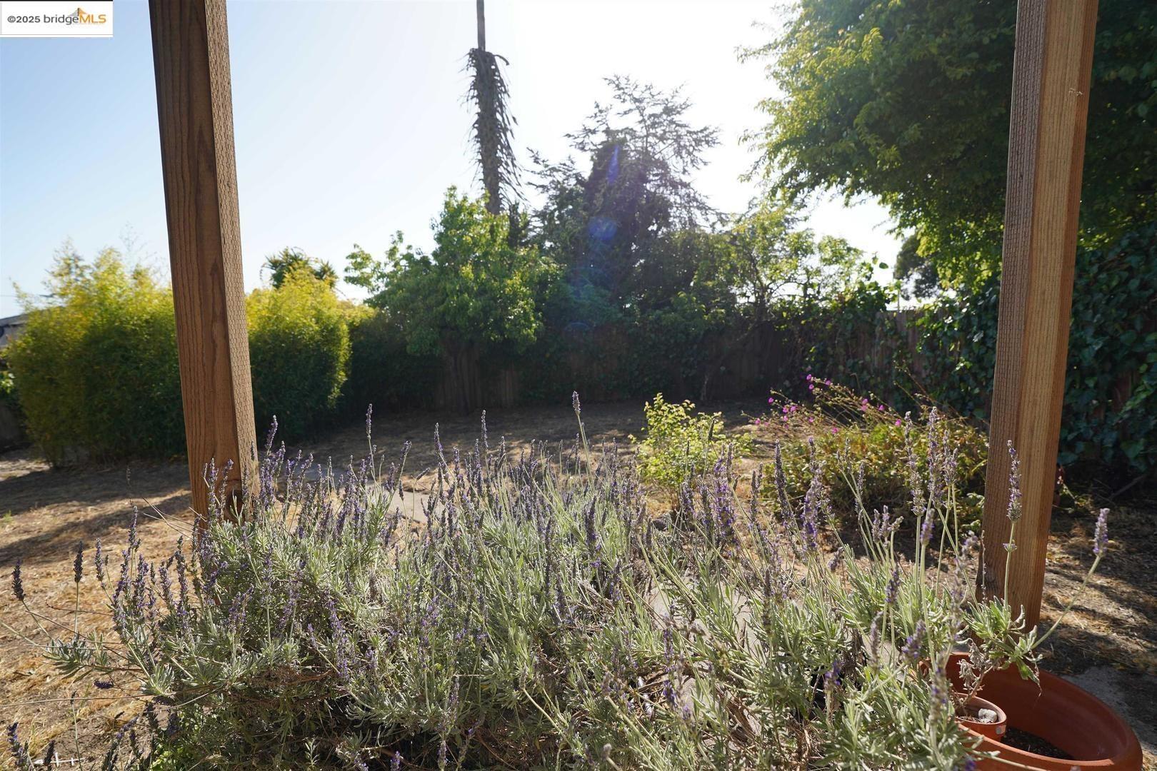 Detail Gallery Image 22 of 29 For 6084 Monterey Ave, Richmond,  CA 94805 - 5 Beds | 2/1 Baths