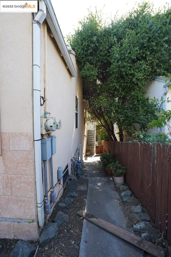 Detail Gallery Image 26 of 29 For 6084 Monterey Ave, Richmond,  CA 94805 - 5 Beds | 2/1 Baths