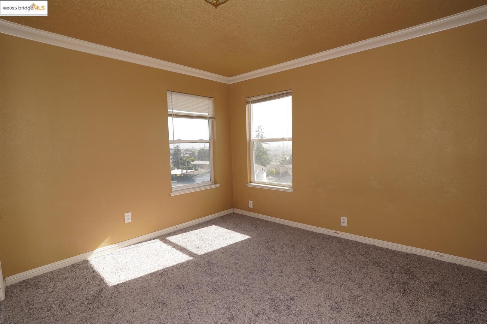 Detail Gallery Image 10 of 29 For 6084 Monterey Ave, Richmond,  CA 94805 - 5 Beds | 2/1 Baths
