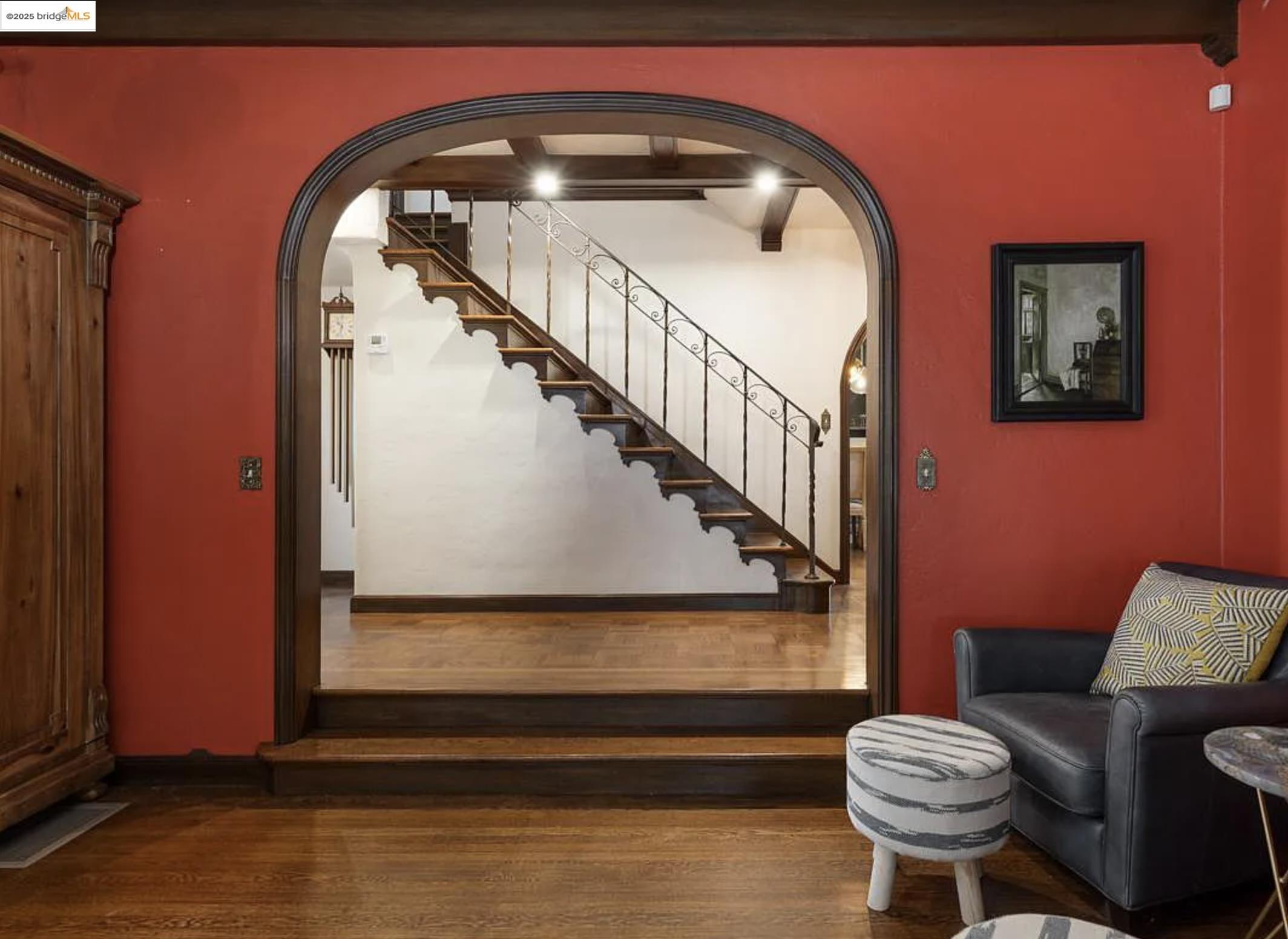 801 Grosvenor Pl, Oakland, California 94610, 3 Bedrooms Bedrooms, 9 Rooms Rooms,3 BathroomsBathrooms,Residential Lease,For Rent,801 Grosvenor Pl,41096407