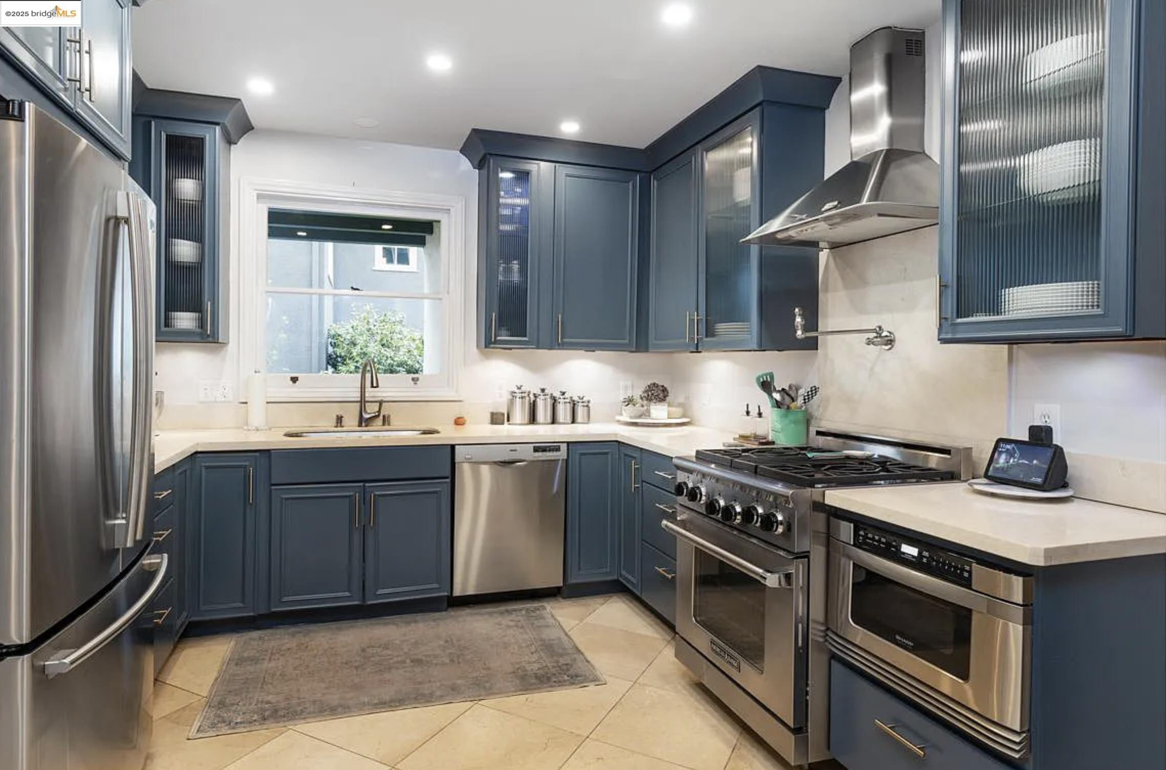 801 Grosvenor Pl, Oakland, California 94610, 3 Bedrooms Bedrooms, 9 Rooms Rooms,3 BathroomsBathrooms,Residential Lease,For Rent,801 Grosvenor Pl,41096407