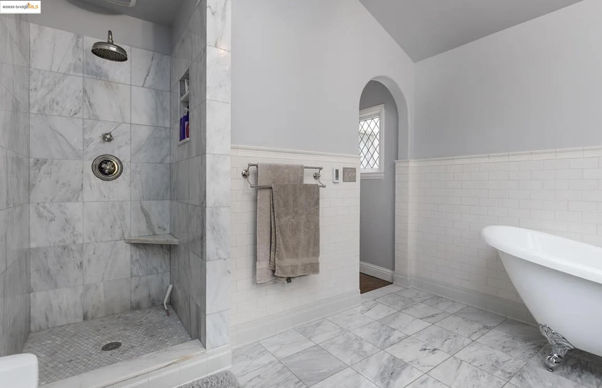 801 Grosvenor Pl, Oakland, California 94610, 3 Bedrooms Bedrooms, 9 Rooms Rooms,3 BathroomsBathrooms,Residential Lease,For Rent,801 Grosvenor Pl,41096407