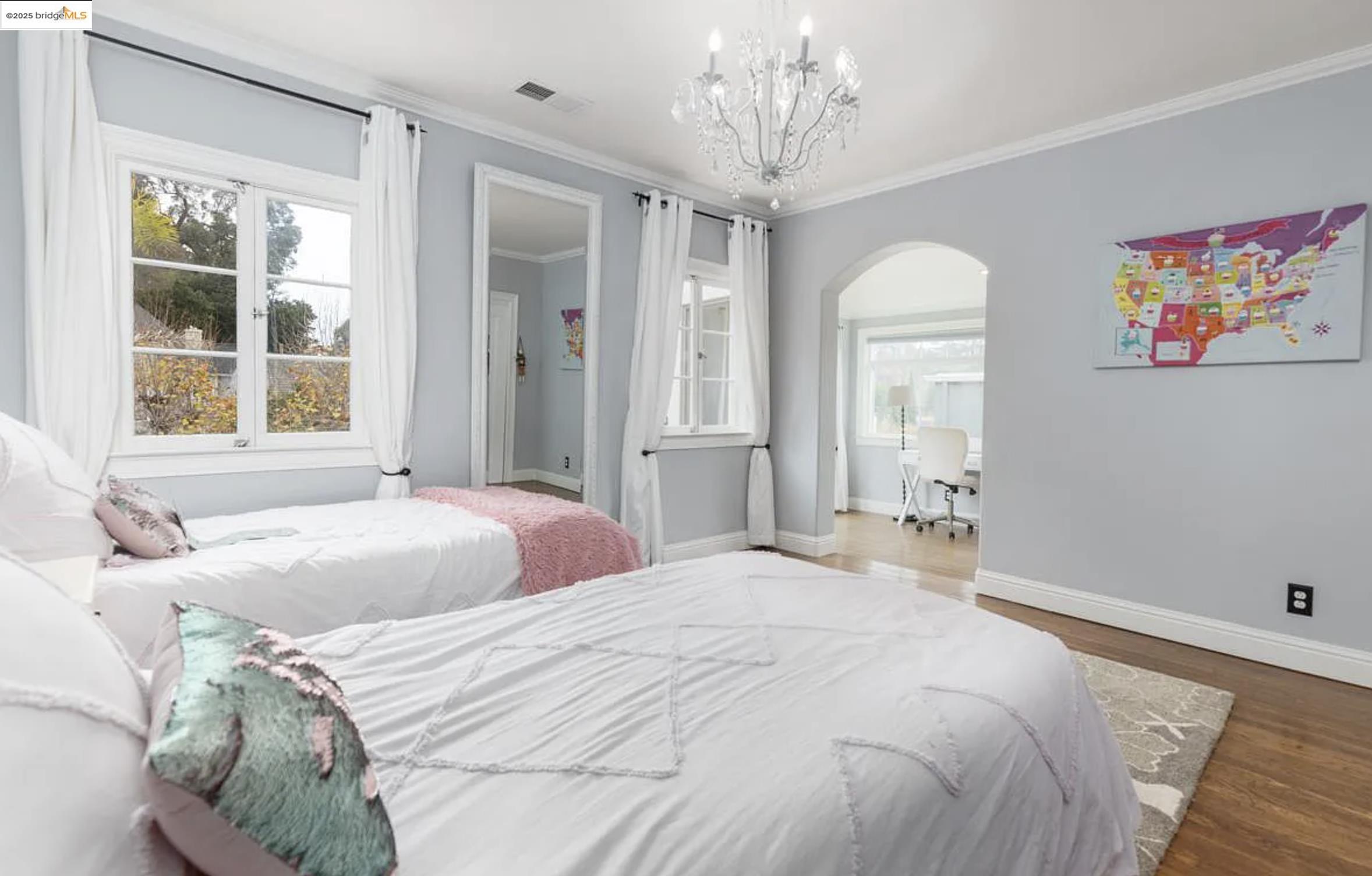 801 Grosvenor Pl, Oakland, California 94610, 3 Bedrooms Bedrooms, 9 Rooms Rooms,3 BathroomsBathrooms,Residential Lease,For Rent,801 Grosvenor Pl,41096407