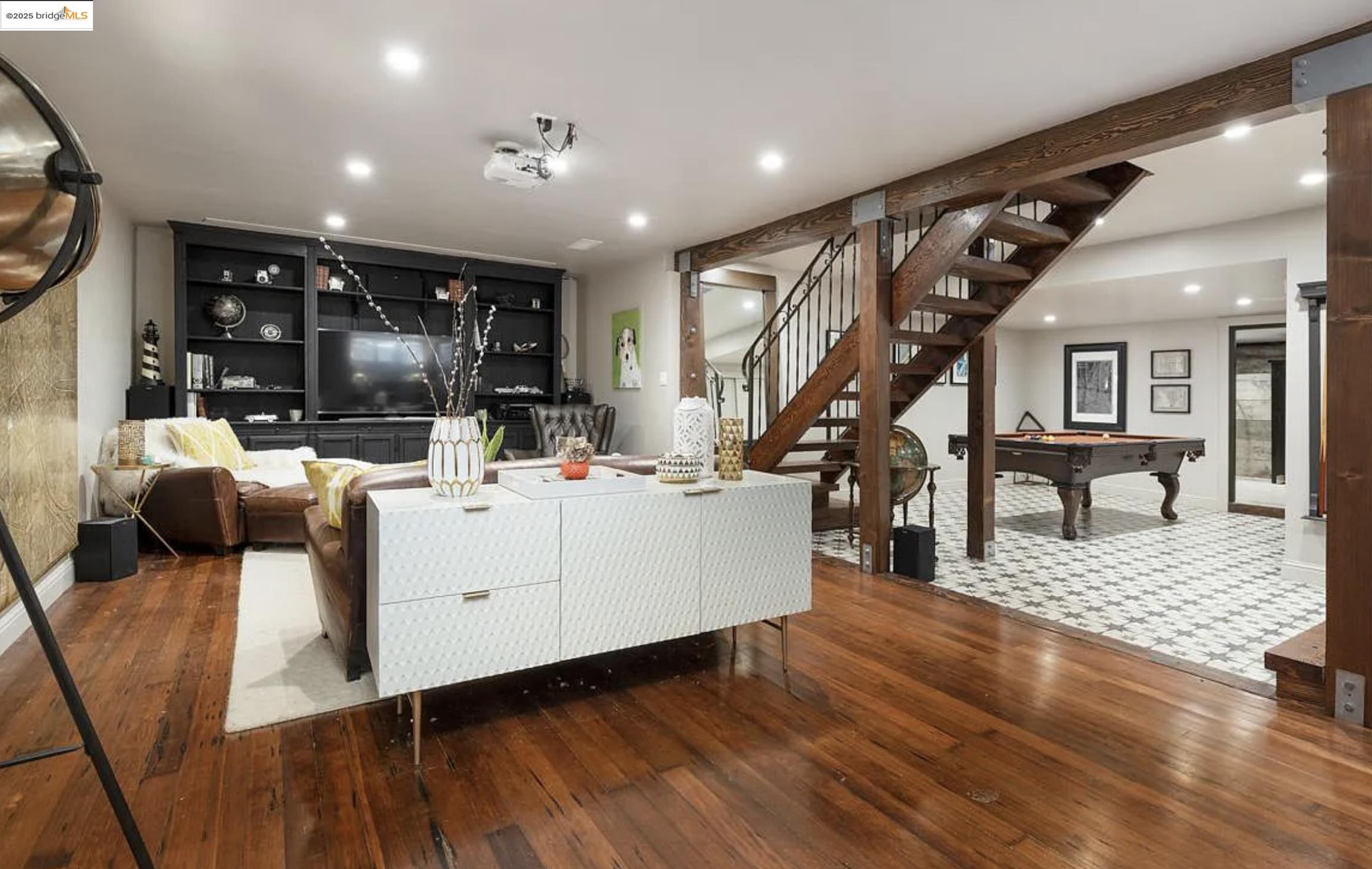 801 Grosvenor Pl, Oakland, California 94610, 3 Bedrooms Bedrooms, 9 Rooms Rooms,3 BathroomsBathrooms,Residential Lease,For Rent,801 Grosvenor Pl,41096407