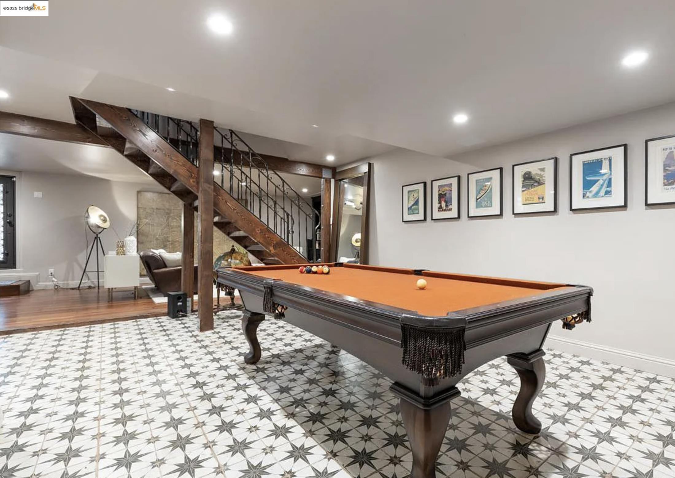 801 Grosvenor Pl, Oakland, California 94610, 3 Bedrooms Bedrooms, 9 Rooms Rooms,3 BathroomsBathrooms,Residential Lease,For Rent,801 Grosvenor Pl,41096407