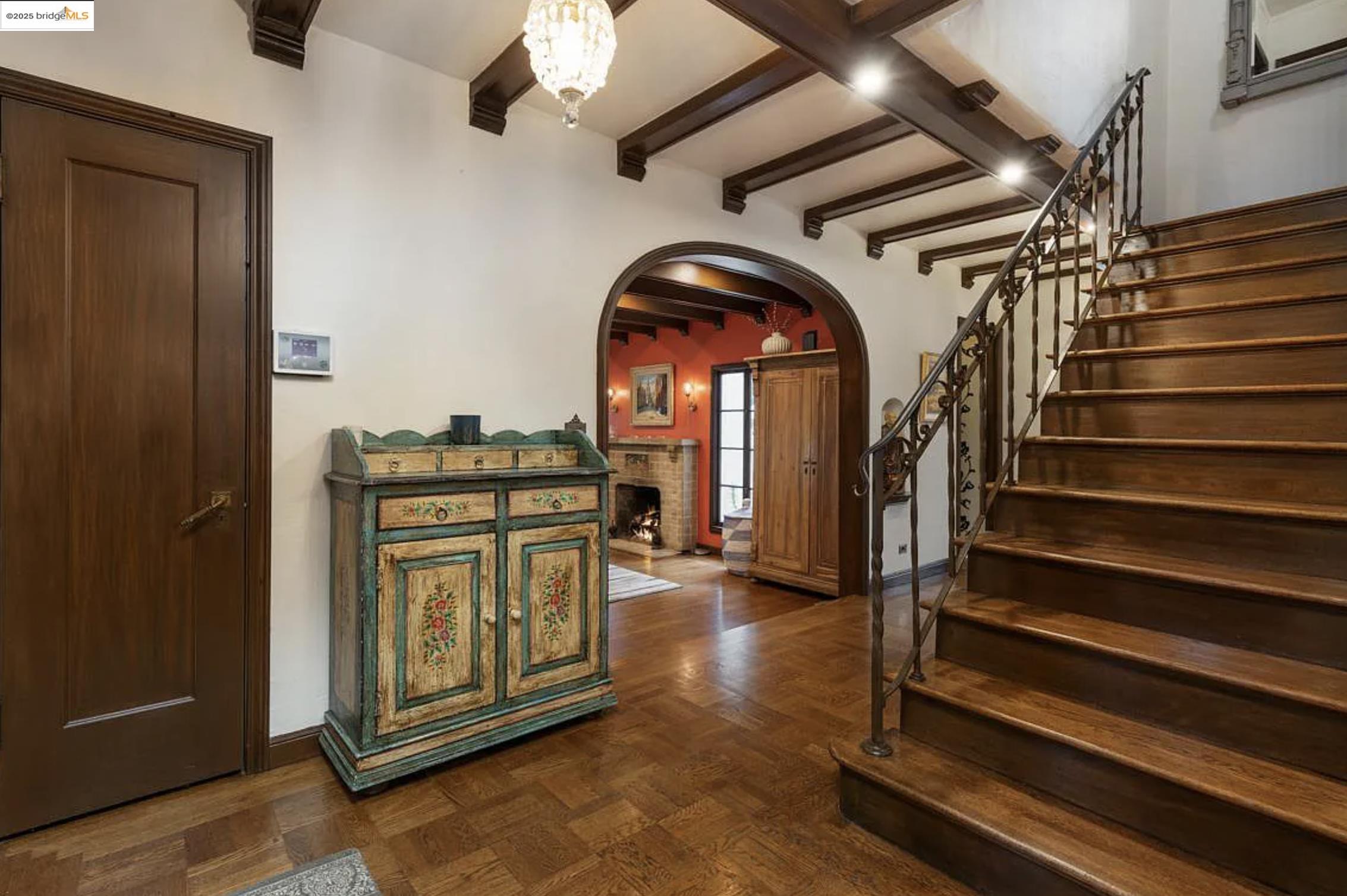 801 Grosvenor Pl, Oakland, California 94610, 3 Bedrooms Bedrooms, 9 Rooms Rooms,3 BathroomsBathrooms,Residential Lease,For Rent,801 Grosvenor Pl,41096407