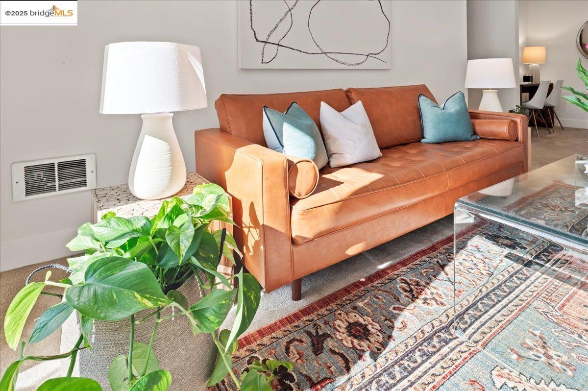 Detail Gallery Image 12 of 48 For 438 W Grand Ave #627,  Oakland,  CA 94612 - 2 Beds | 2 Baths