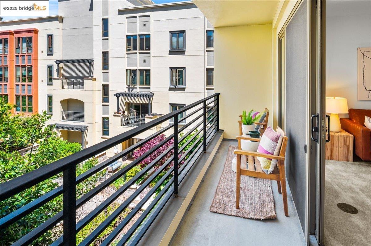 Detail Gallery Image 15 of 43 For 438 W Grand Ave #627,  Oakland,  CA 94612 - 2 Beds | 2 Baths