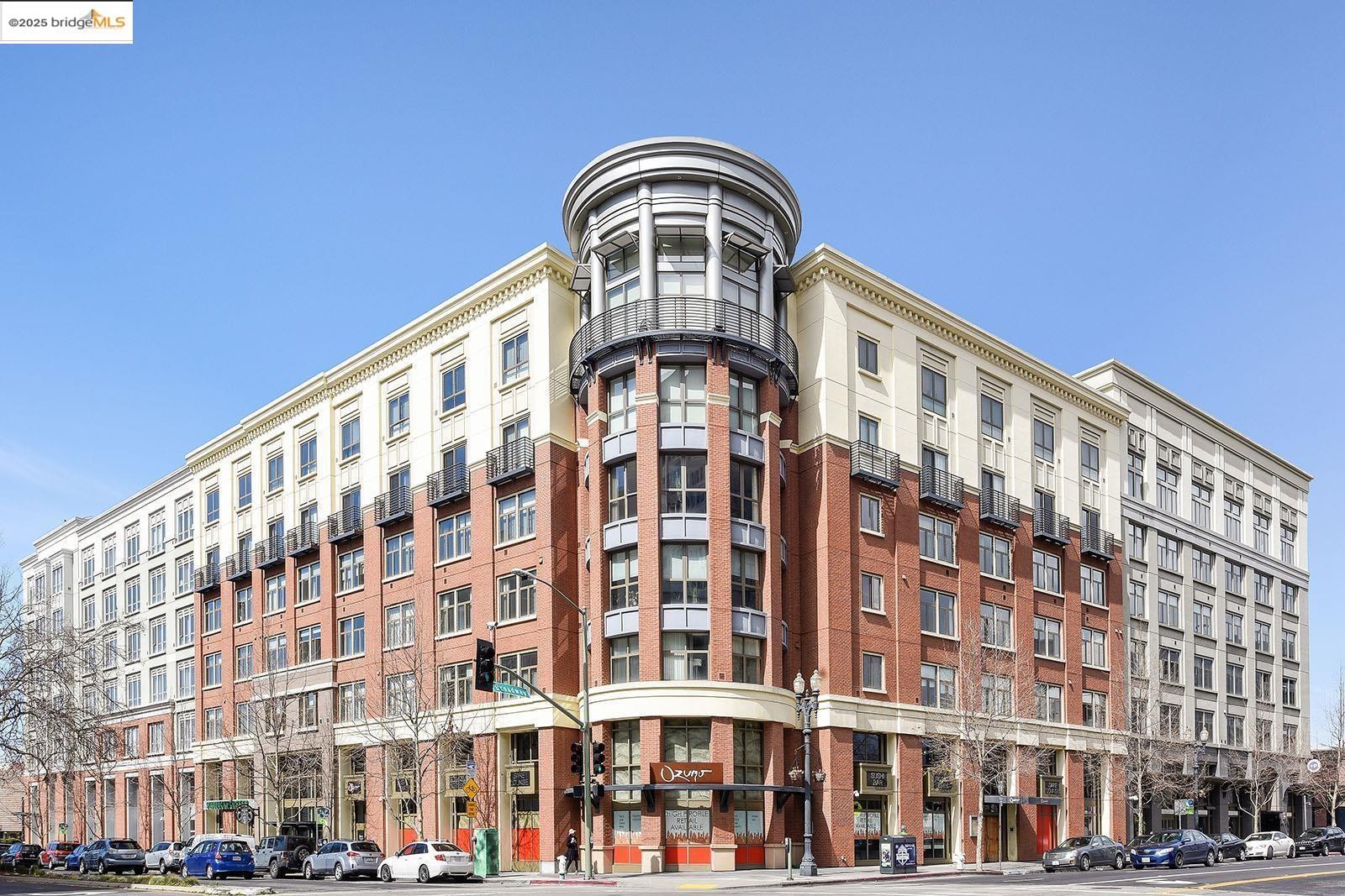 Detail Gallery Image 3 of 43 For 438 W Grand Ave #627,  Oakland,  CA 94612 - 2 Beds | 2 Baths