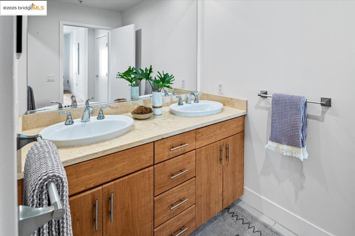 Detail Gallery Image 28 of 48 For 438 W Grand Ave #627,  Oakland,  CA 94612 - 2 Beds | 2 Baths