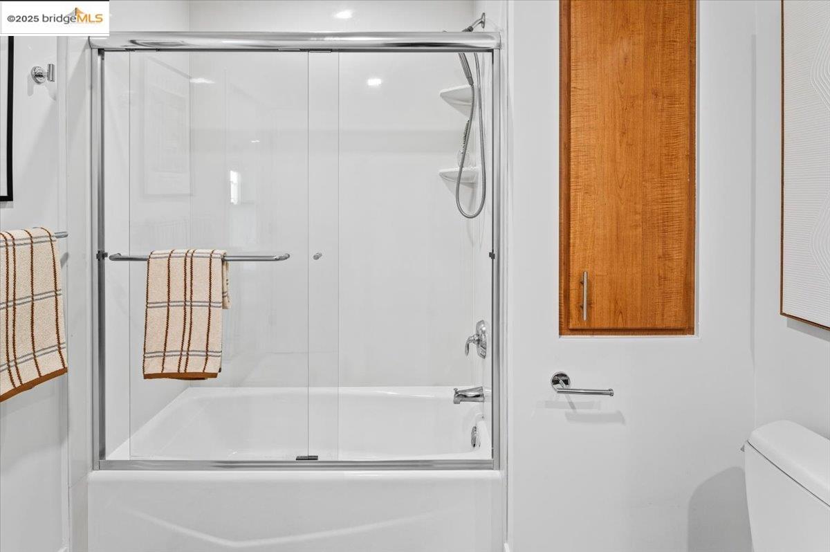 Detail Gallery Image 28 of 43 For 438 W Grand Ave #627,  Oakland,  CA 94612 - 2 Beds | 2 Baths