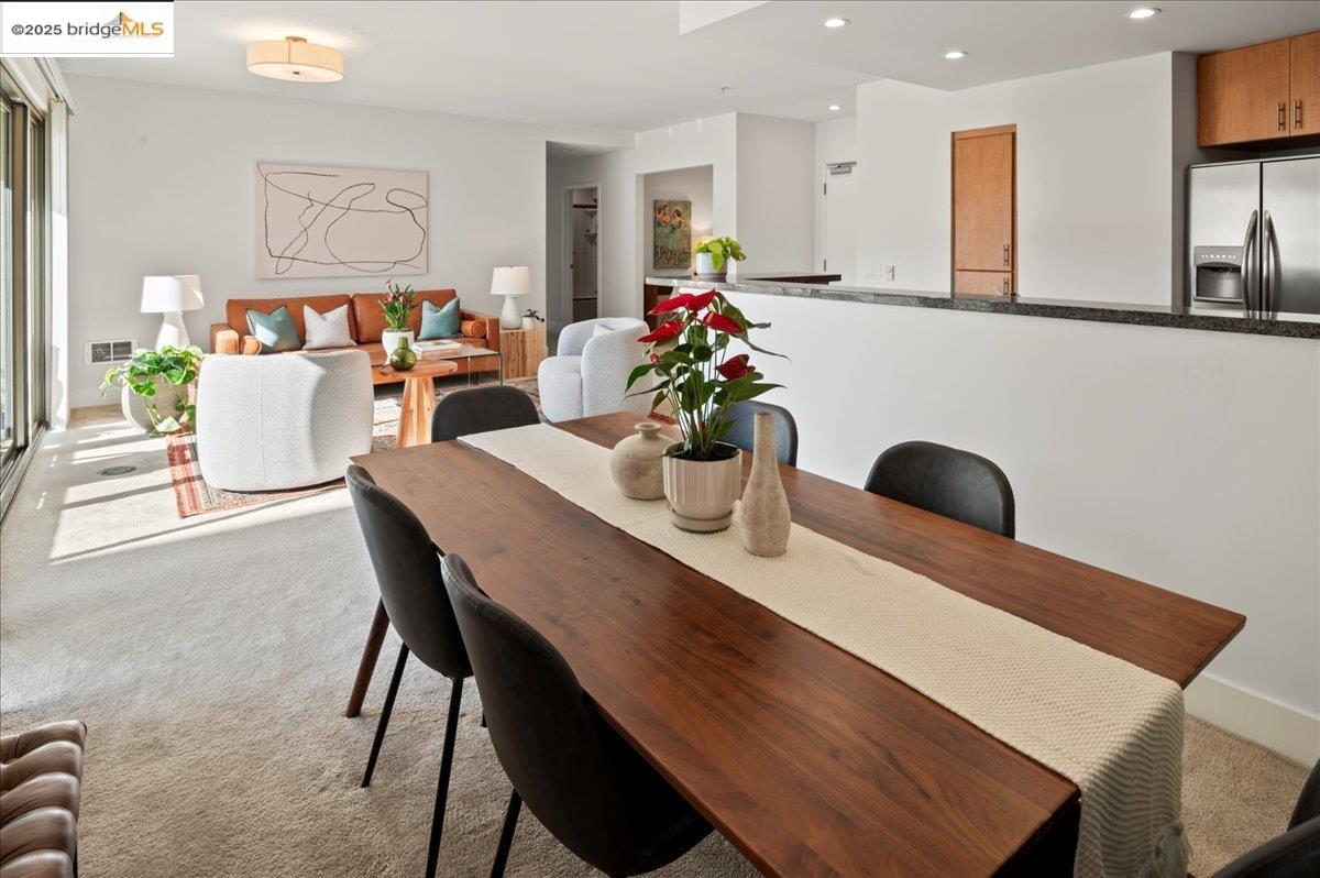 Detail Gallery Image 8 of 48 For 438 W Grand Ave #627,  Oakland,  CA 94612 - 2 Beds | 2 Baths
