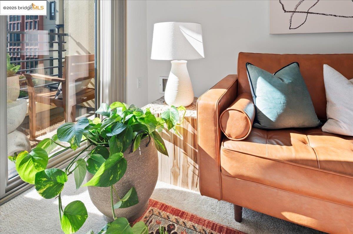 Detail Gallery Image 10 of 48 For 438 W Grand Ave #627,  Oakland,  CA 94612 - 2 Beds | 2 Baths