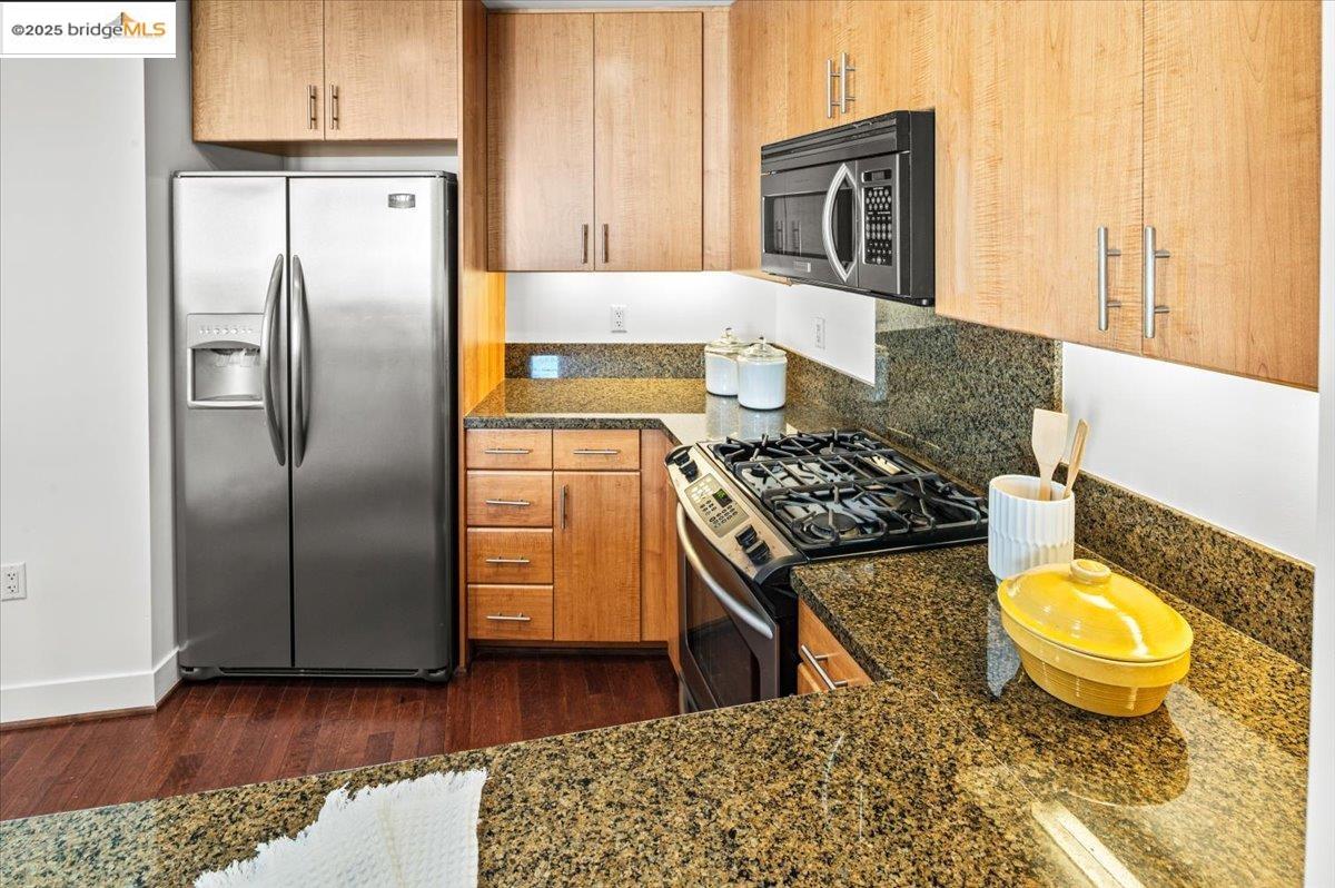 Detail Gallery Image 10 of 43 For 438 W Grand Ave #627,  Oakland,  CA 94612 - 2 Beds | 2 Baths
