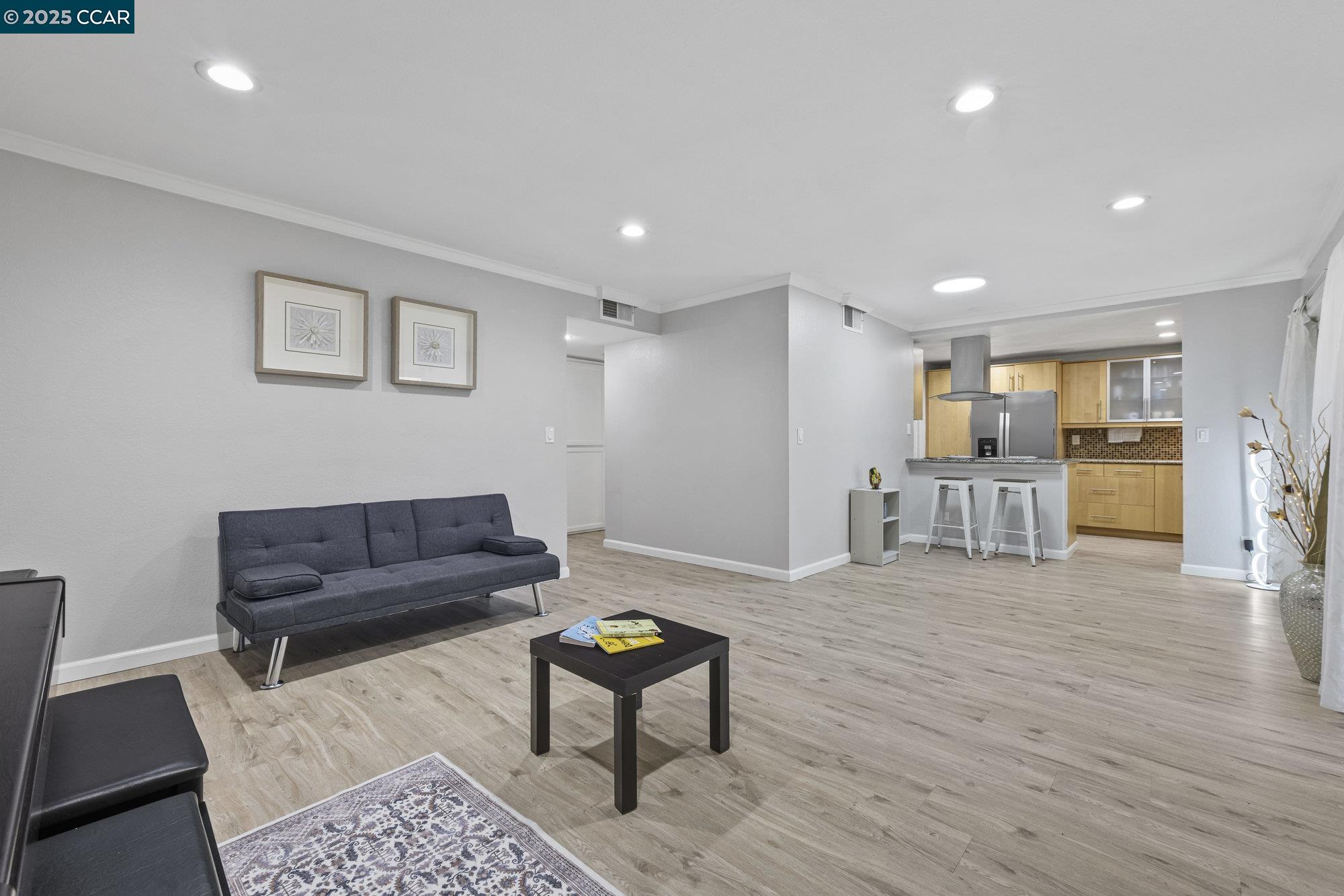 Detail Gallery Image 7 of 38 For 1117 Indian Summer Ct, San Jose,  CA 95122 - 2 Beds | 1 Baths