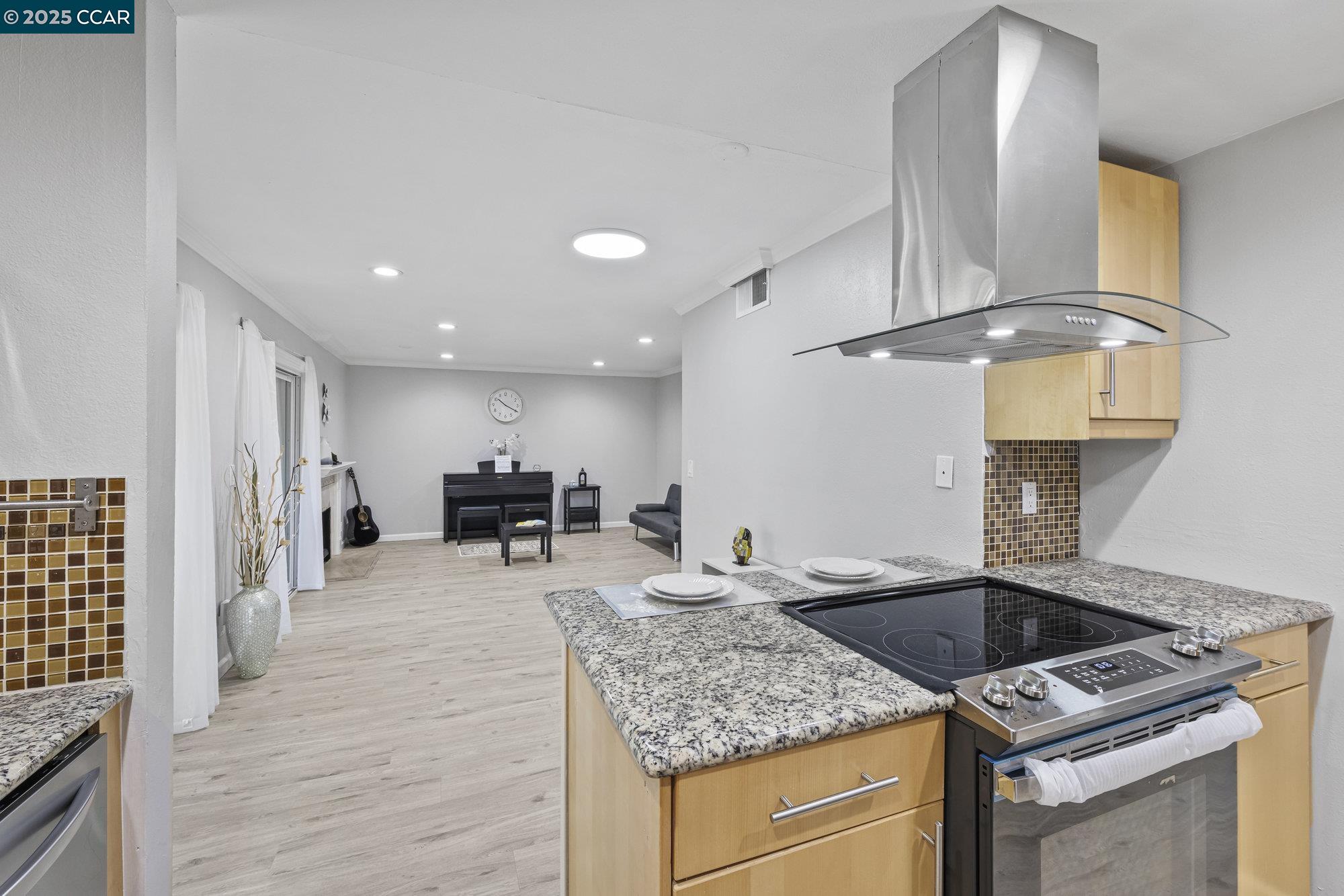 Detail Gallery Image 10 of 38 For 1117 Indian Summer Ct, San Jose,  CA 95122 - 2 Beds | 1 Baths