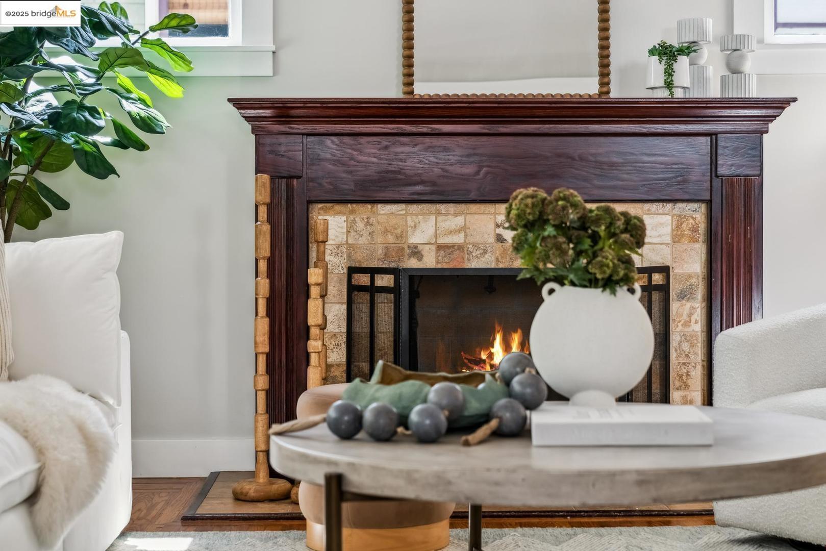 Detail Gallery Image 11 of 54 For 5490 Kales Ave, Oakland,  CA 94618 - 4 Beds | 2/1 Baths