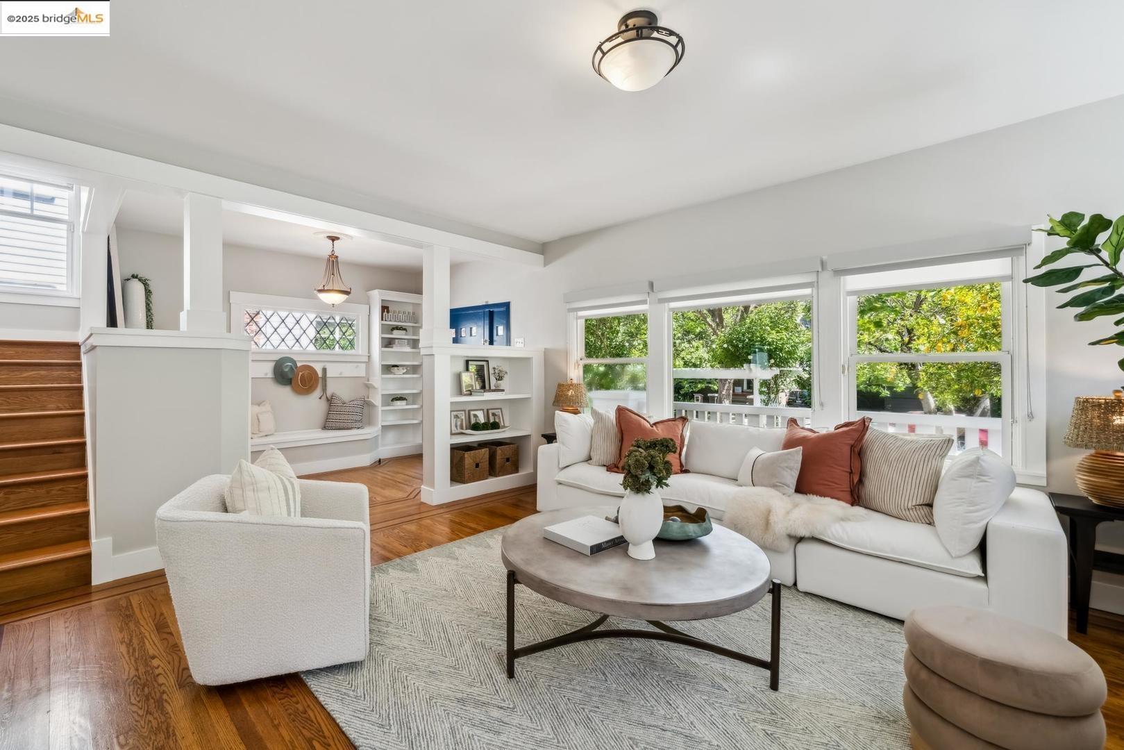 Detail Gallery Image 12 of 54 For 5490 Kales Ave, Oakland,  CA 94618 - 4 Beds | 2/1 Baths