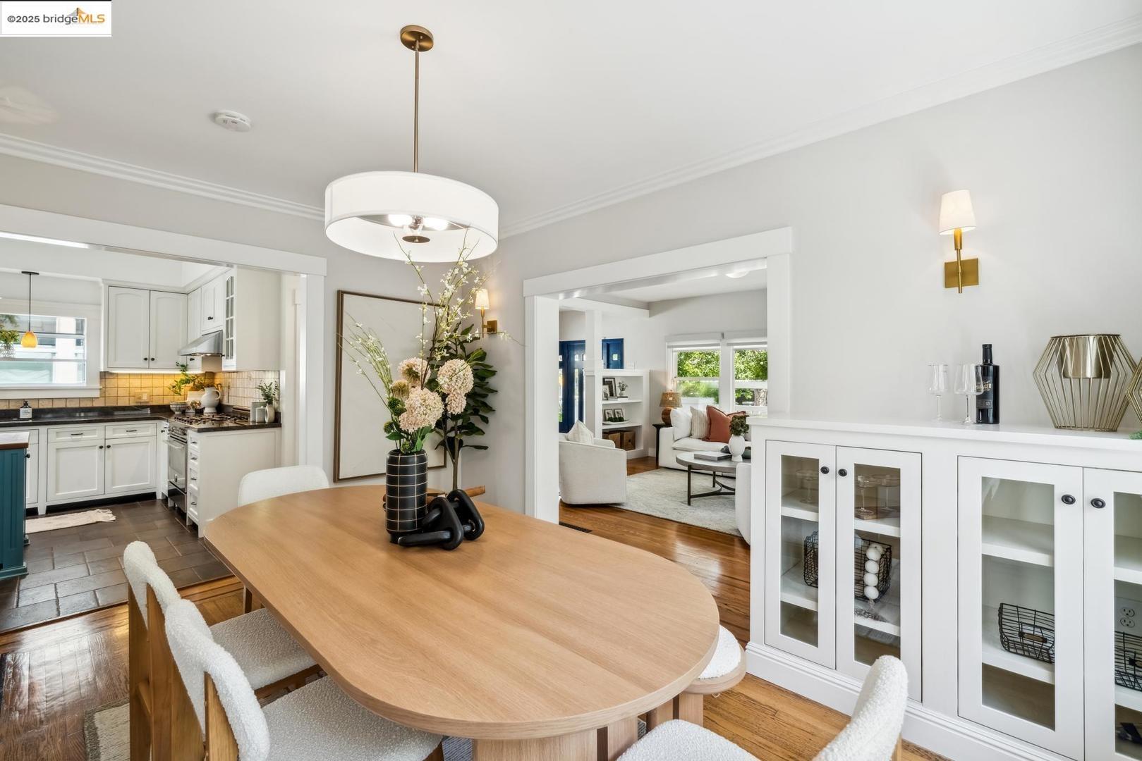 Detail Gallery Image 15 of 54 For 5490 Kales Ave, Oakland,  CA 94618 - 4 Beds | 2/1 Baths