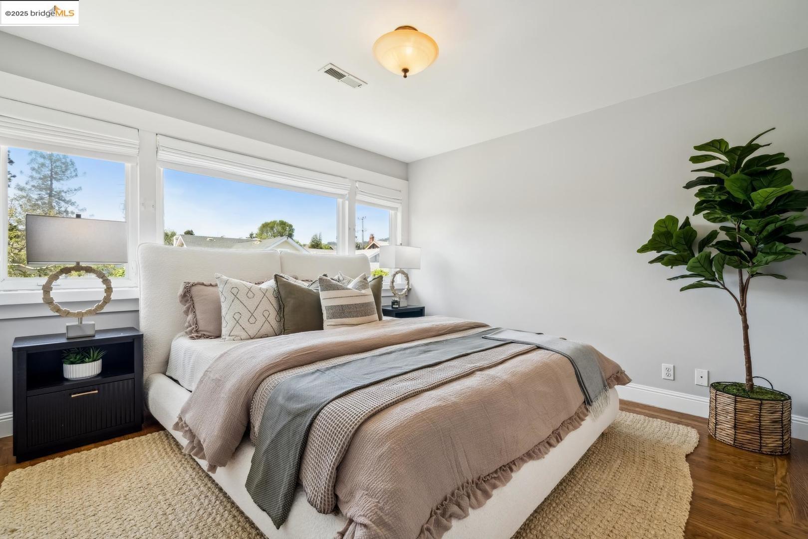 Detail Gallery Image 25 of 54 For 5490 Kales Ave, Oakland,  CA 94618 - 4 Beds | 2/1 Baths