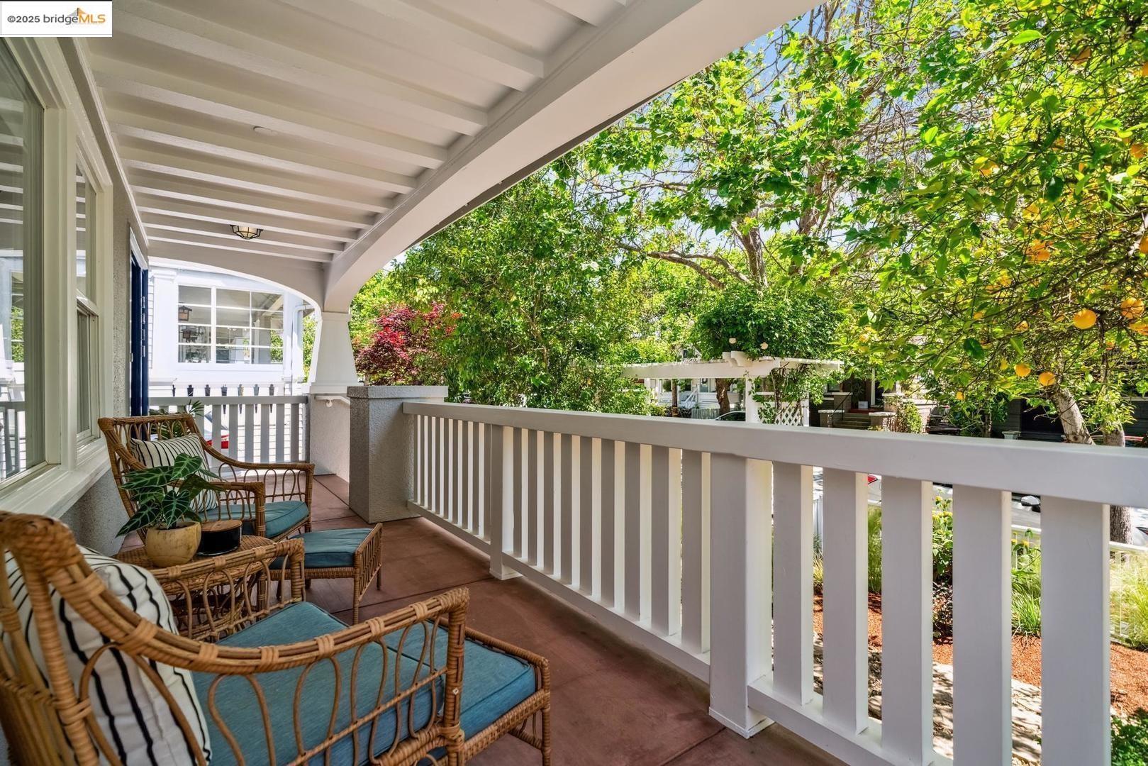 Detail Gallery Image 5 of 54 For 5490 Kales Ave, Oakland,  CA 94618 - 4 Beds | 2/1 Baths