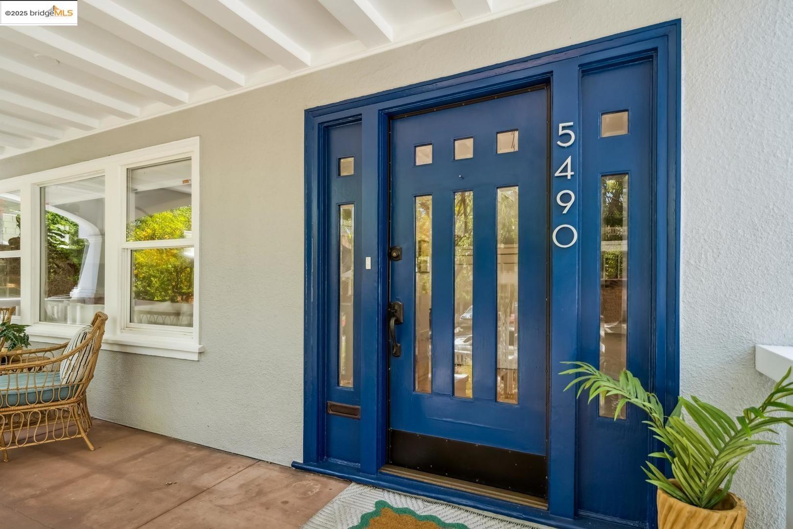 Detail Gallery Image 7 of 54 For 5490 Kales Ave, Oakland,  CA 94618 - 4 Beds | 2/1 Baths