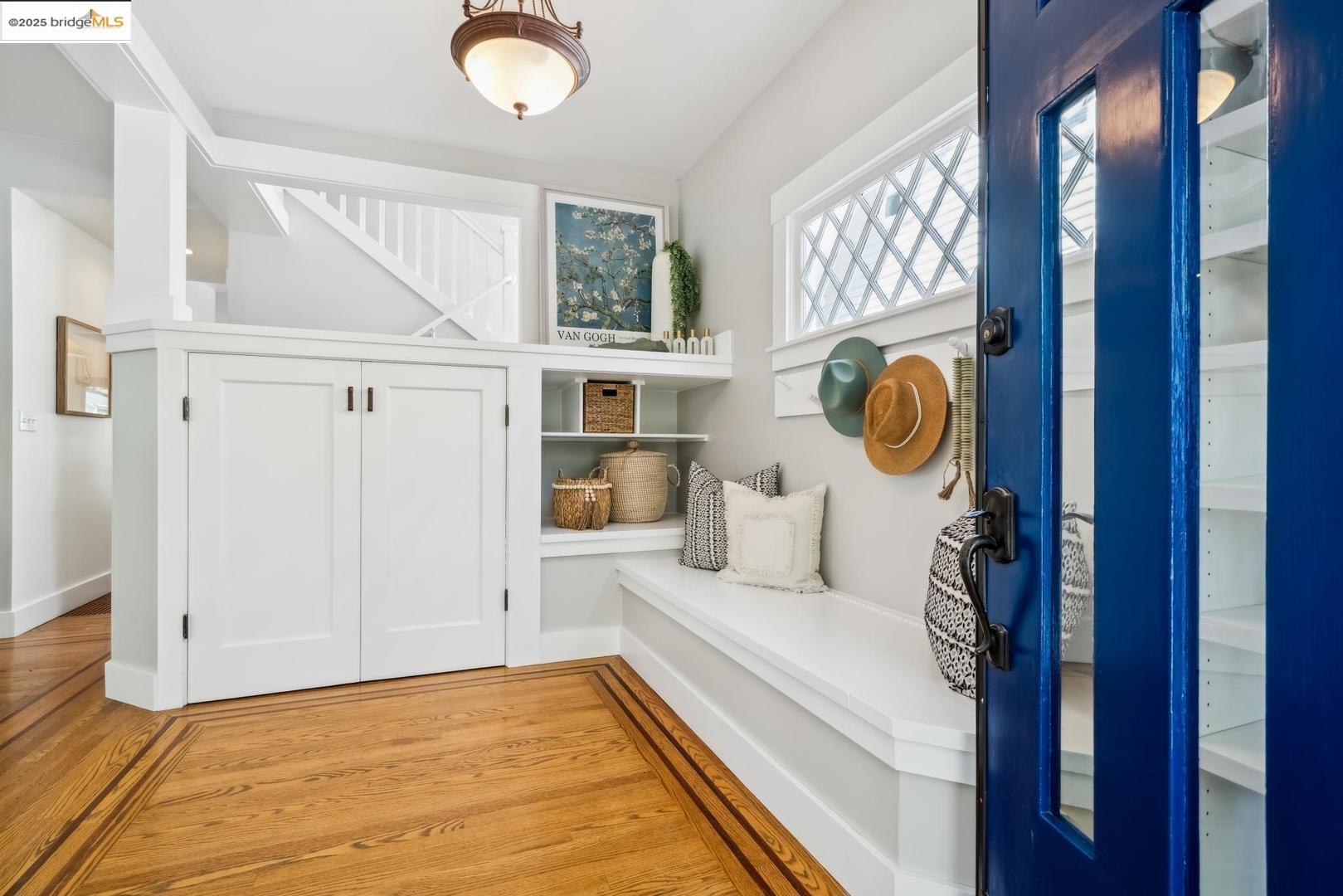 Detail Gallery Image 8 of 54 For 5490 Kales Ave, Oakland,  CA 94618 - 4 Beds | 2/1 Baths
