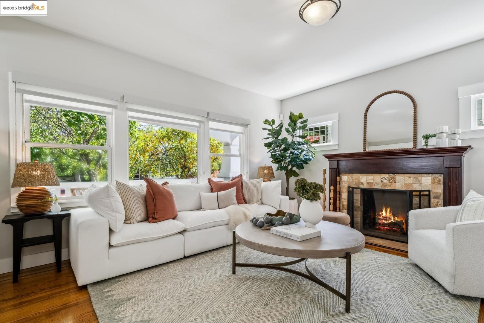 Detail Gallery Image 10 of 54 For 5490 Kales Ave, Oakland,  CA 94618 - 4 Beds | 2/1 Baths