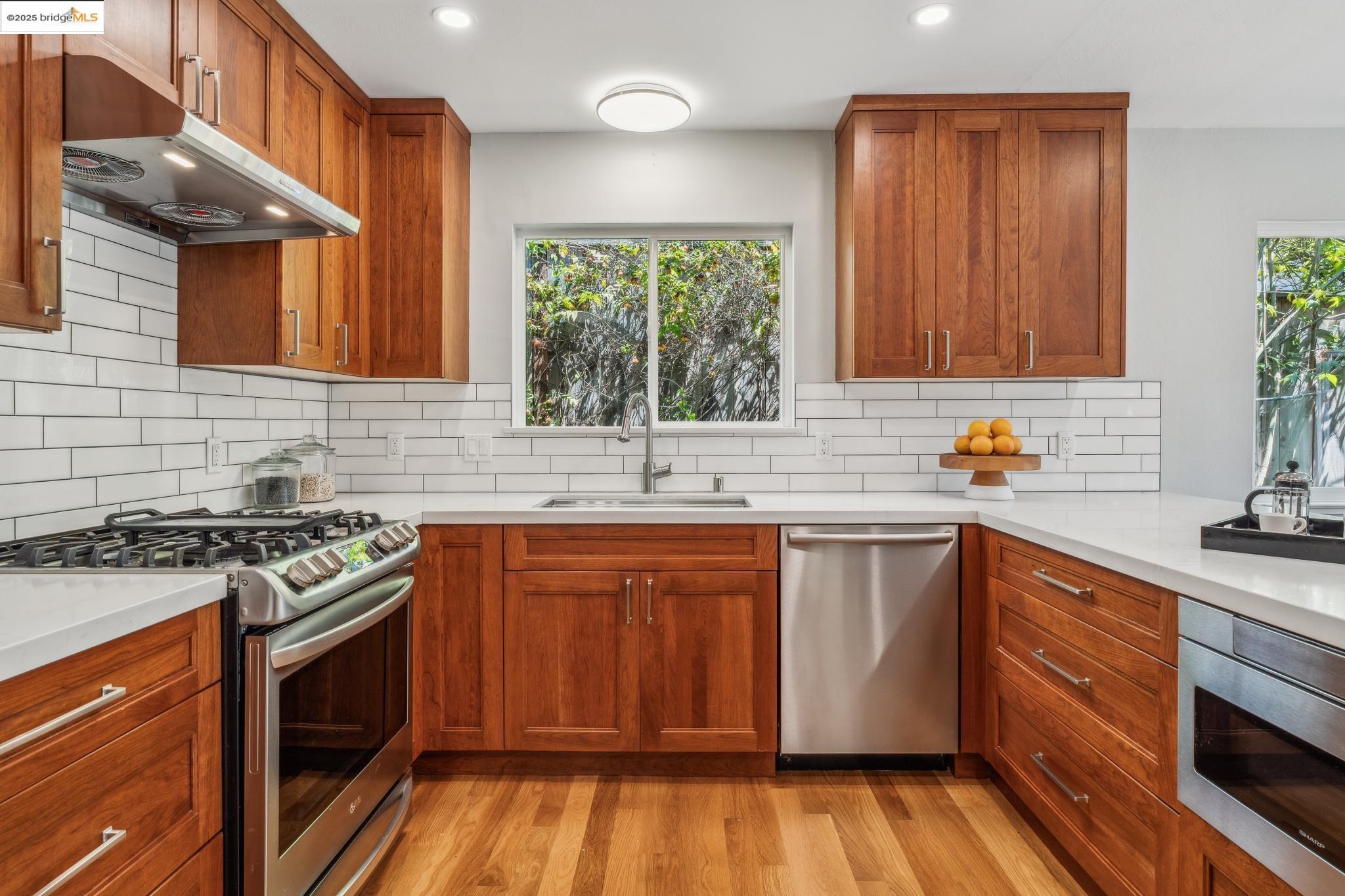 Detail Gallery Image 16 of 55 For 7308 Potrero Ave, El Cerrito,  CA 94530 - 3 Beds | 2 Baths