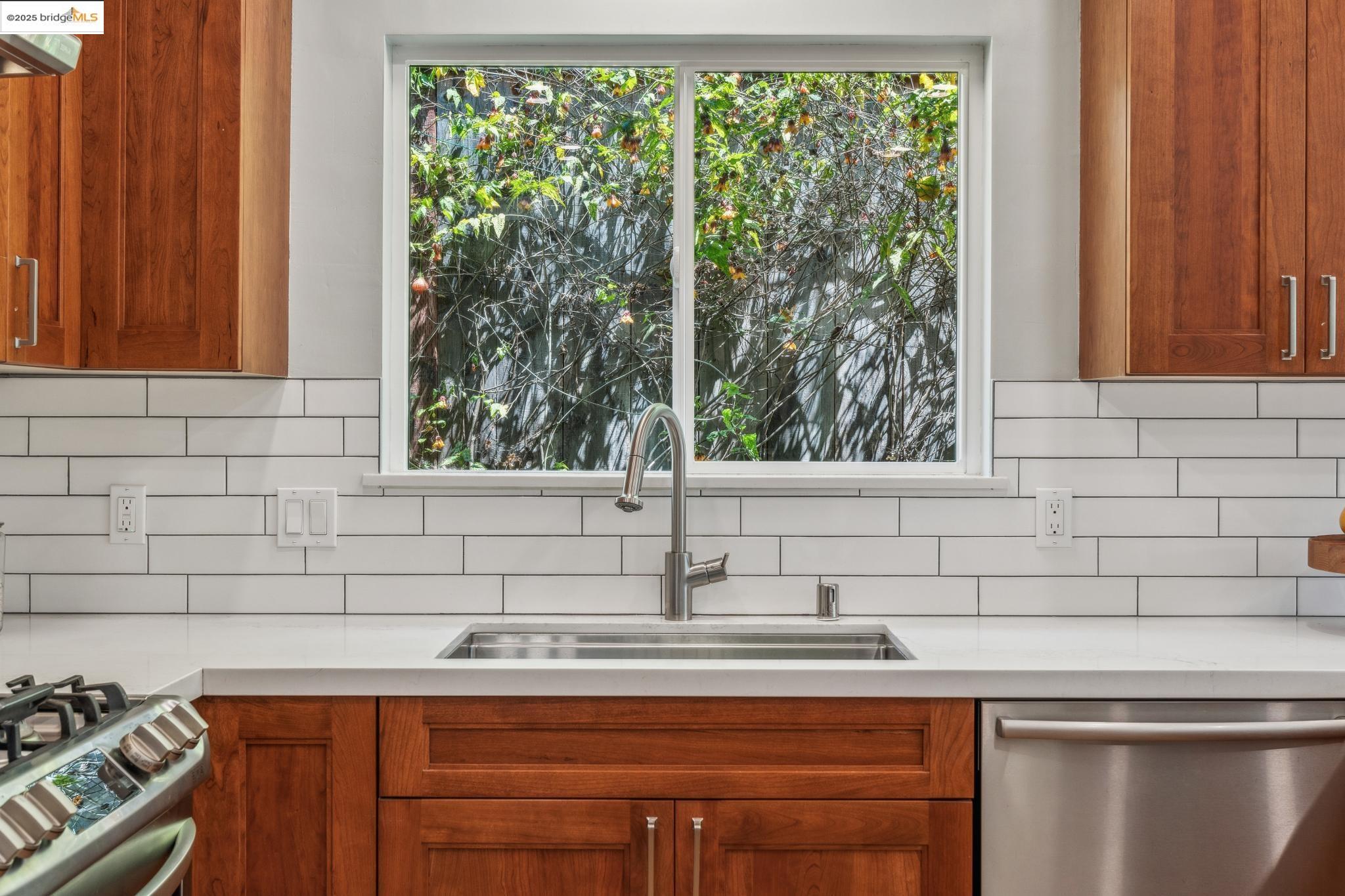 Detail Gallery Image 17 of 55 For 7308 Potrero Ave, El Cerrito,  CA 94530 - 3 Beds | 2 Baths