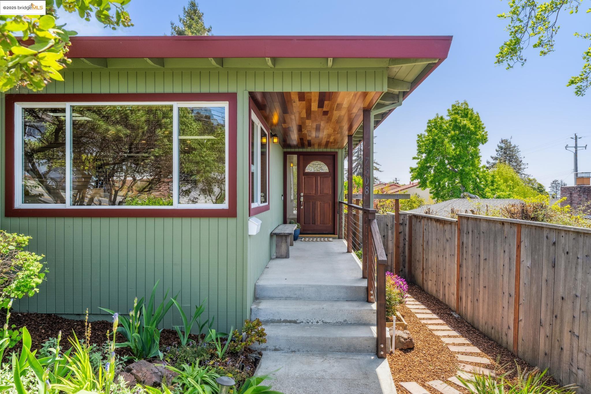 Detail Gallery Image 4 of 55 For 7308 Potrero Ave, El Cerrito,  CA 94530 - 3 Beds | 2 Baths