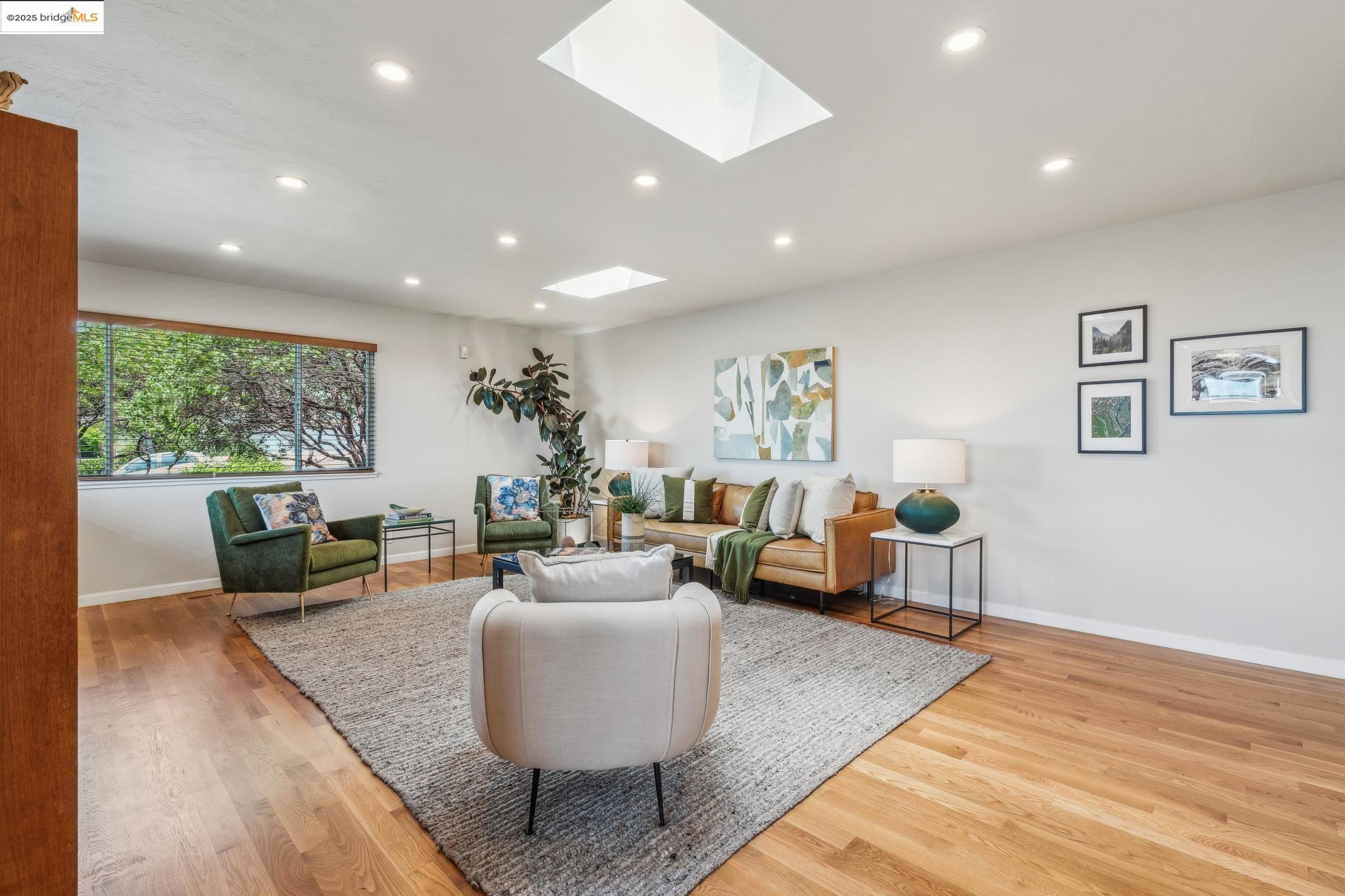 Detail Gallery Image 7 of 55 For 7308 Potrero Ave, El Cerrito,  CA 94530 - 3 Beds | 2 Baths