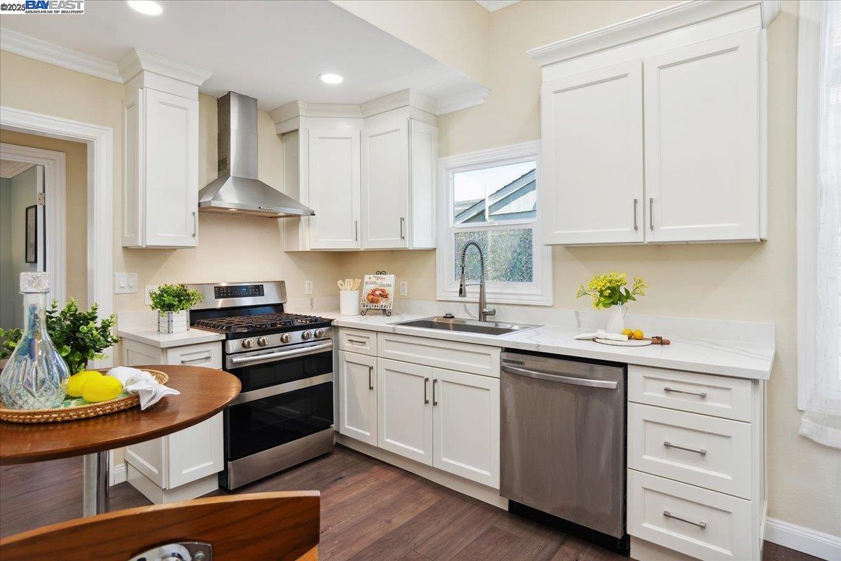 Detail Gallery Image 11 of 29 For 1813 Minturn St, Alameda,  CA 94501 - 2 Beds | 1 Baths