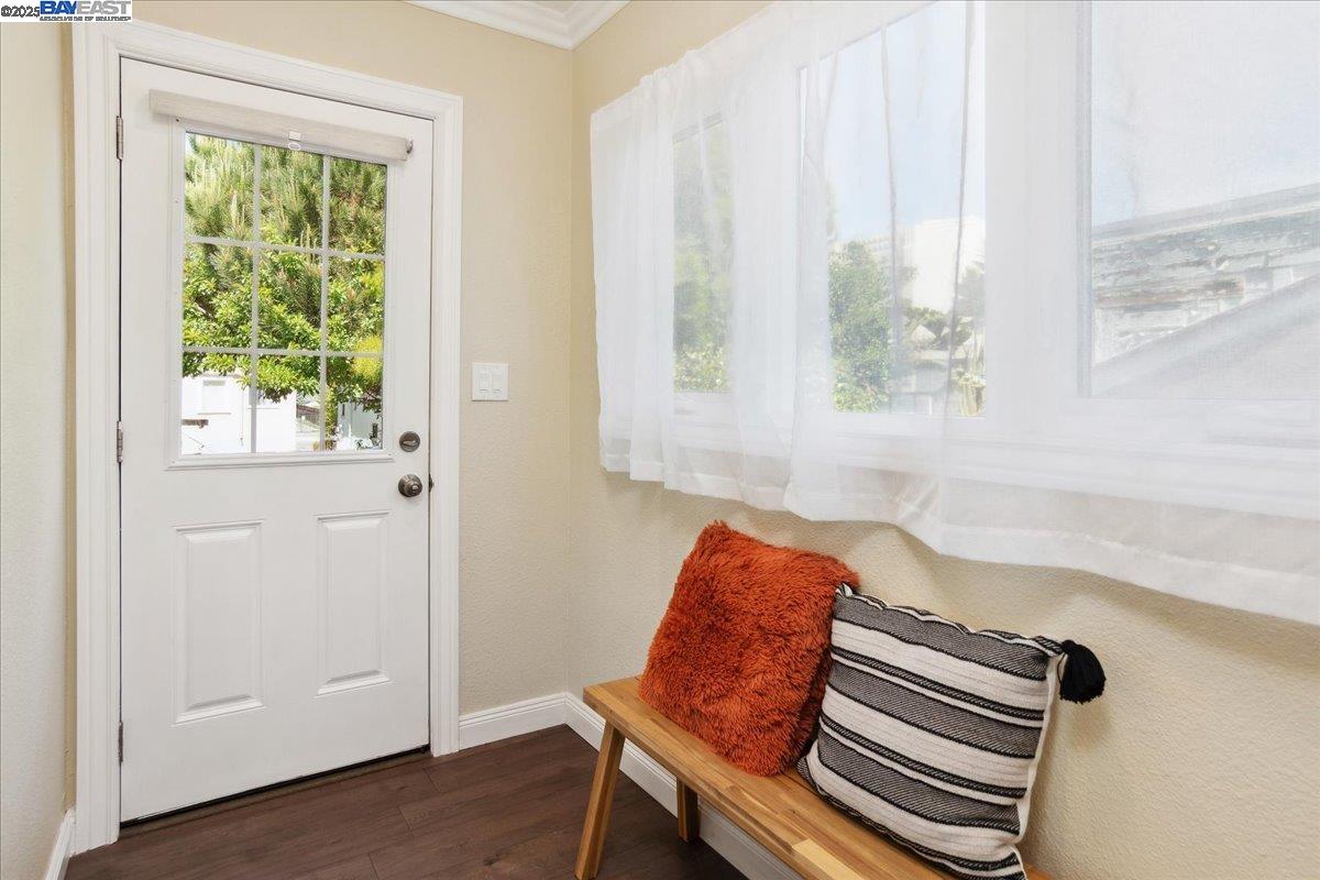 Detail Gallery Image 17 of 29 For 1813 Minturn St, Alameda,  CA 94501 - 2 Beds | 1 Baths
