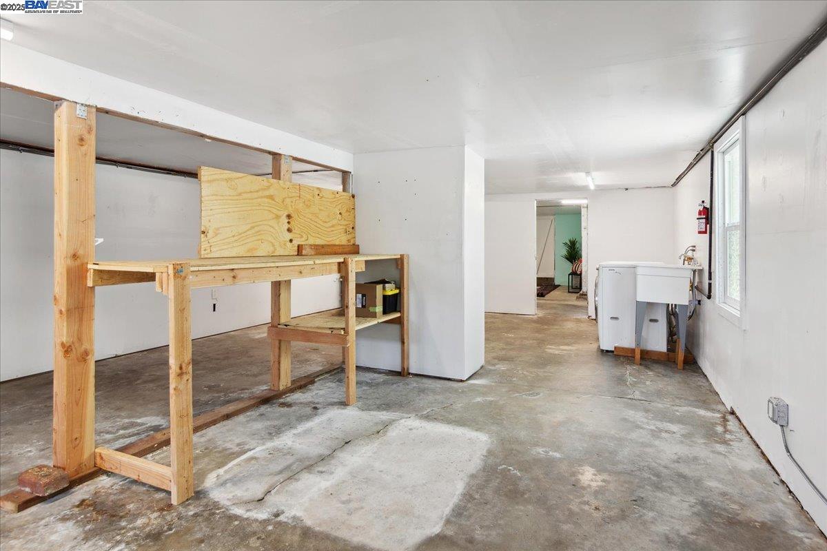 Detail Gallery Image 18 of 29 For 1813 Minturn St, Alameda,  CA 94501 - 2 Beds | 1 Baths