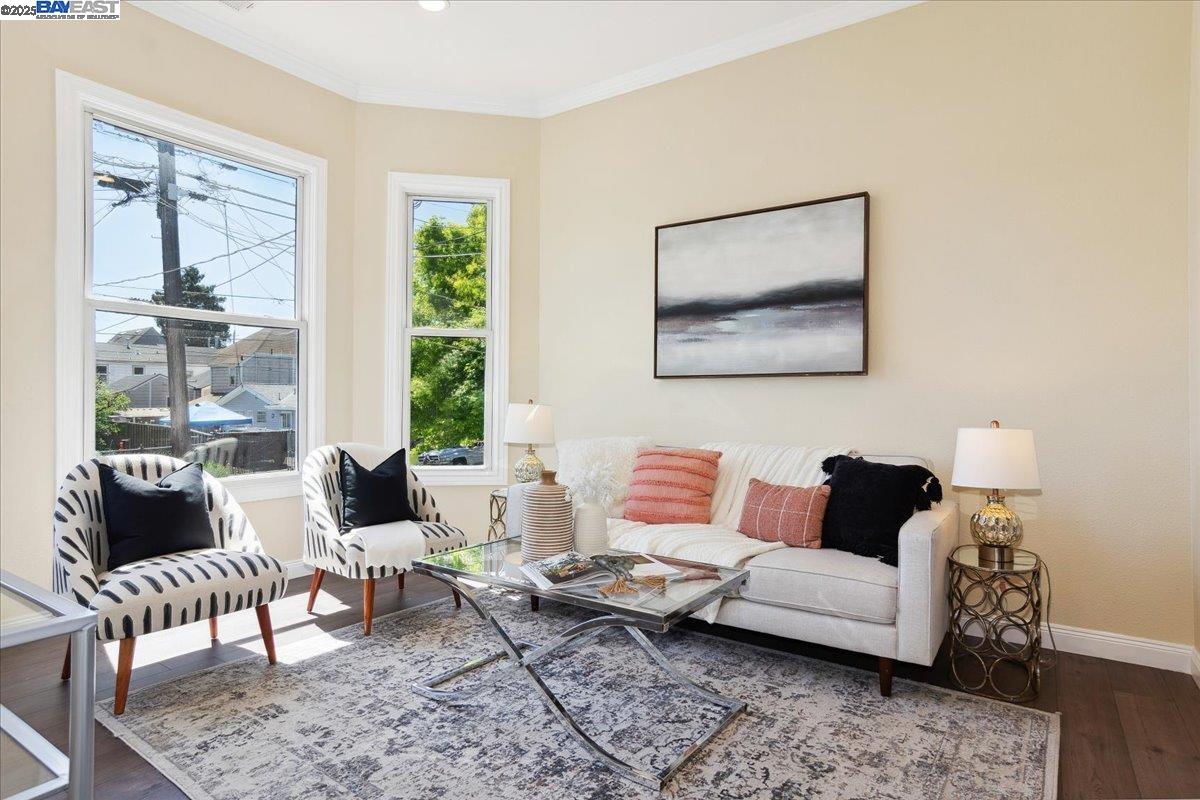 Detail Gallery Image 5 of 29 For 1813 Minturn St, Alameda,  CA 94501 - 2 Beds | 1 Baths