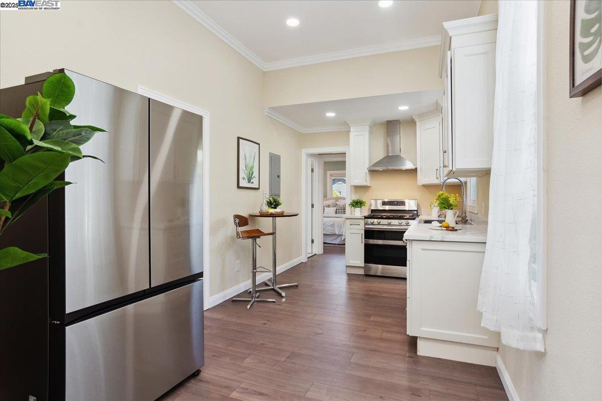 Detail Gallery Image 9 of 29 For 1813 Minturn St, Alameda,  CA 94501 - 2 Beds | 1 Baths