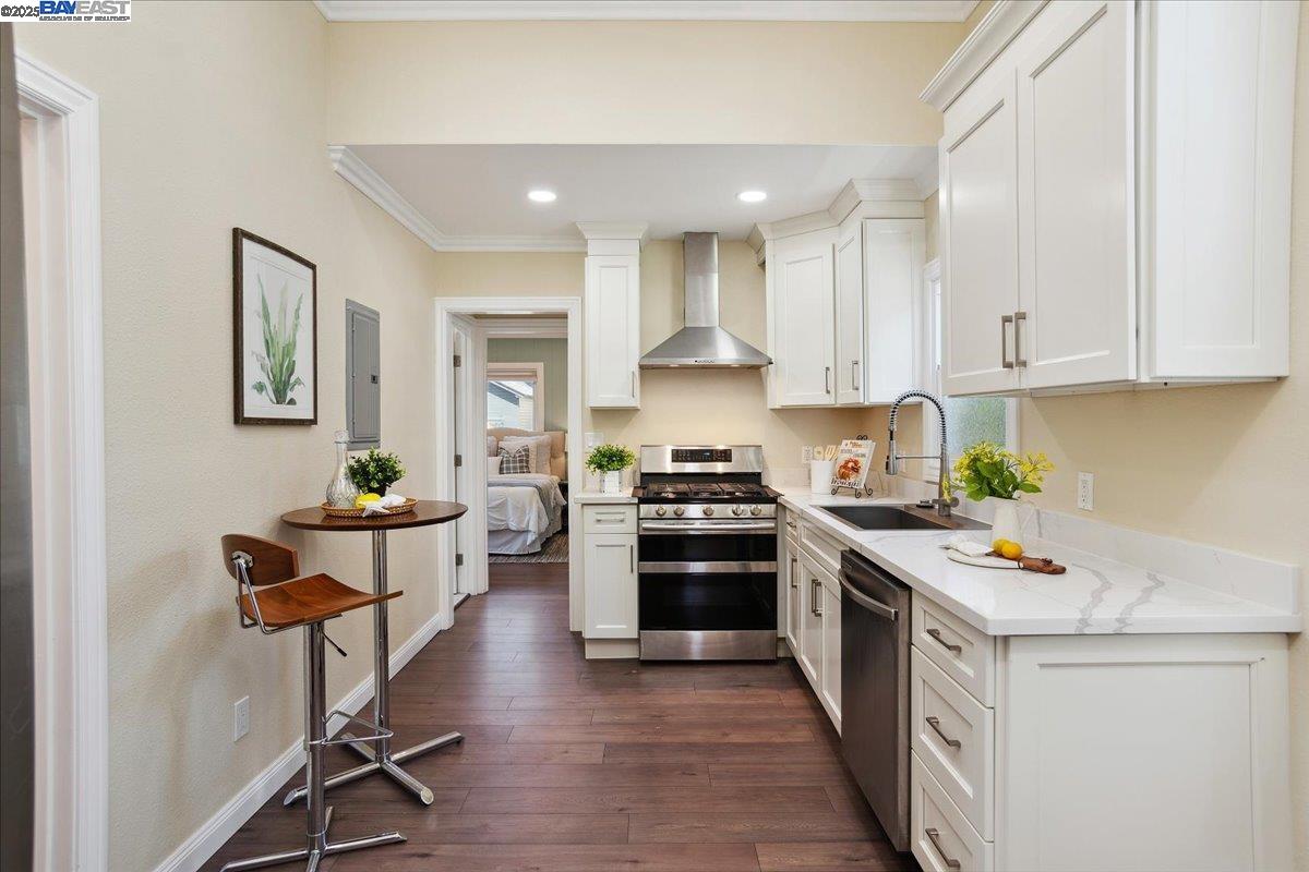 Detail Gallery Image 10 of 29 For 1813 Minturn St, Alameda,  CA 94501 - 2 Beds | 1 Baths