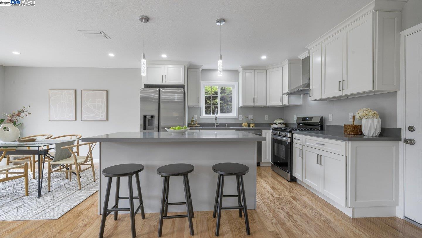 Detail Gallery Image 3 of 60 For 2448 Mahan Way, San Pablo,  CA 94806 - 4 Beds | 2 Baths