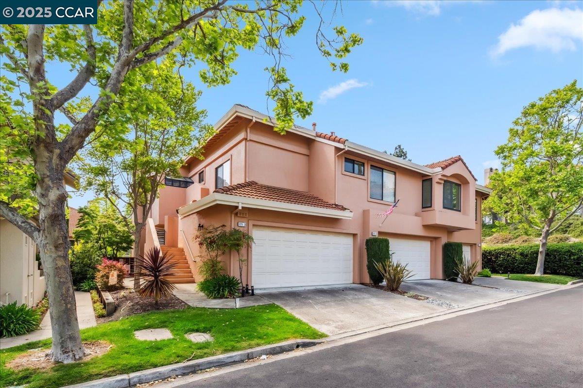 More Details about MLS # 41096420 : 771 LAKEMONT PL # 2