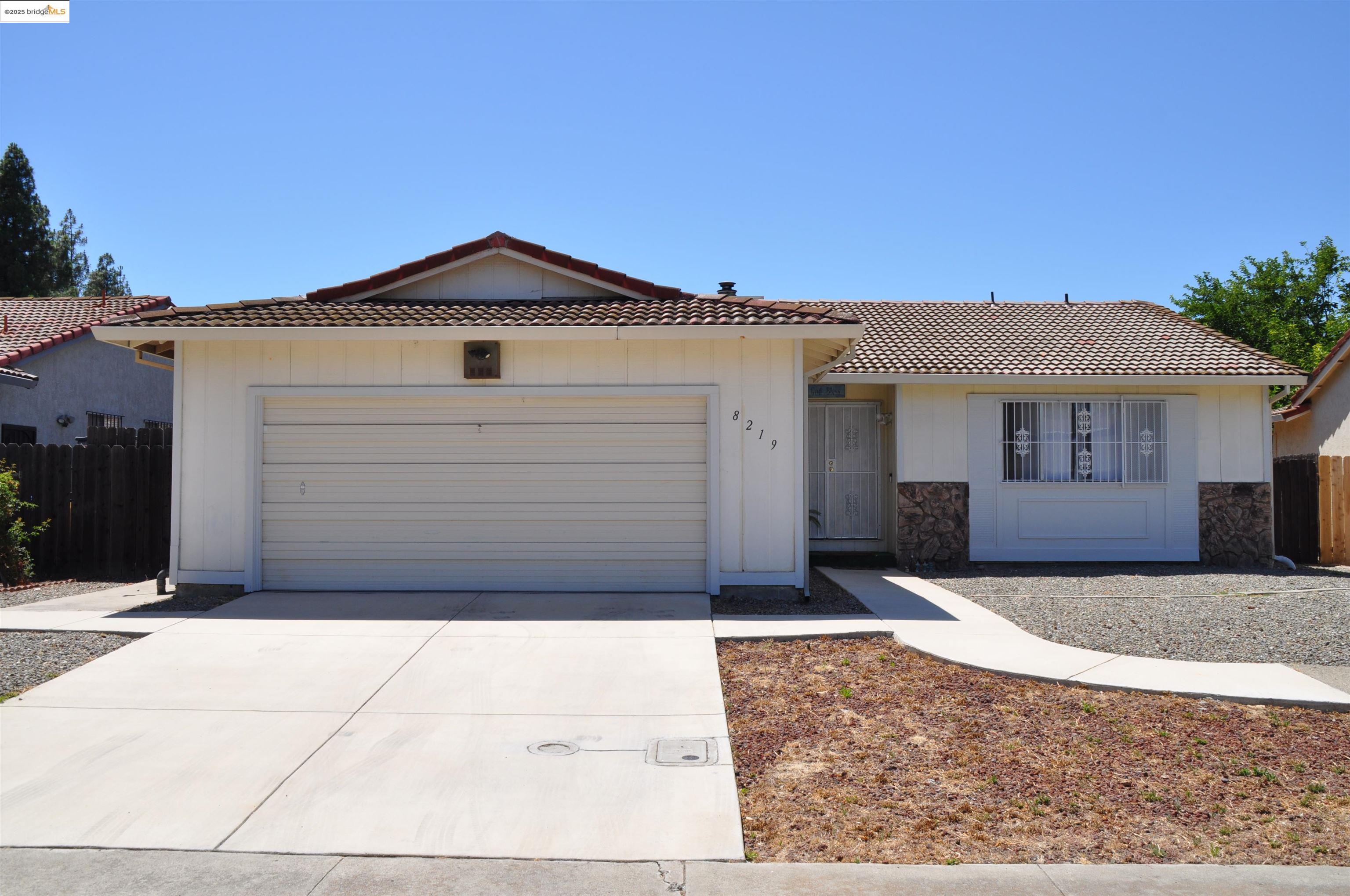 Detail Gallery Image 1 of 1 For 8219 New York Drive, Stockton,  CA 95210 - 2 Beds | 2 Baths