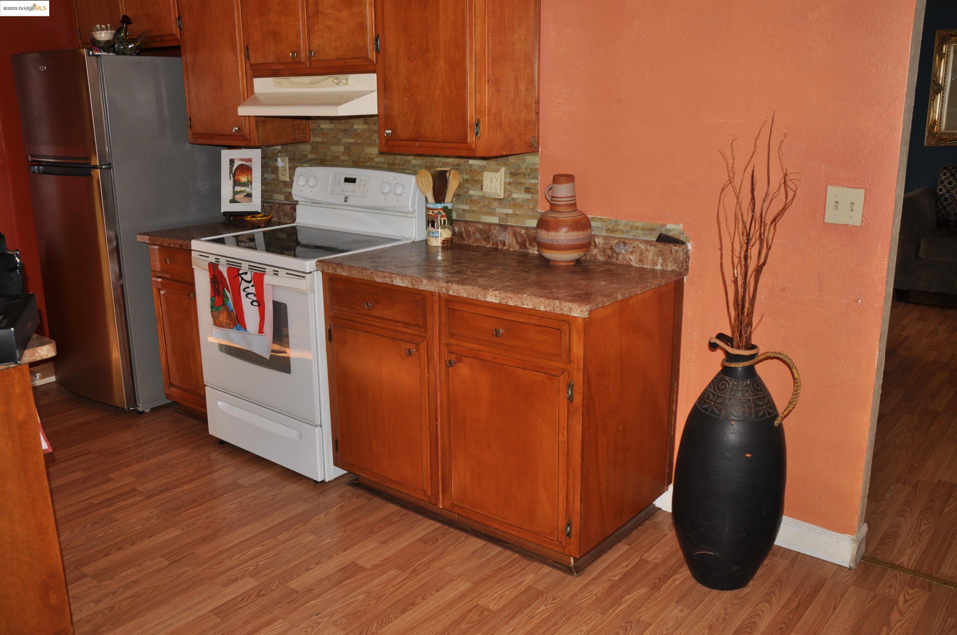 Detail Gallery Image 11 of 30 For 8219 New York Drive, Stockton,  CA 95210 - 2 Beds | 2 Baths